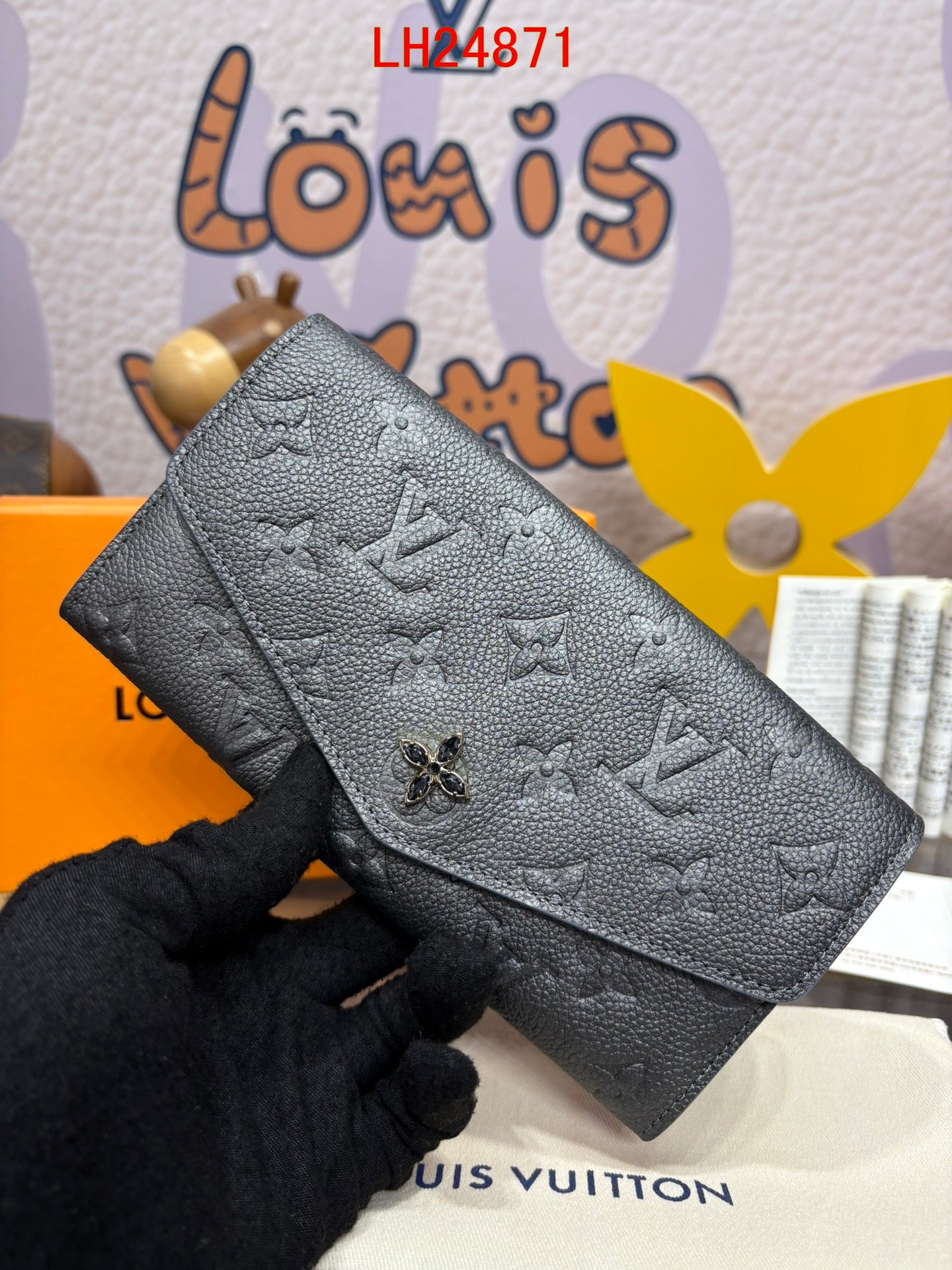 Louis Vuitton Sarah Wallet Ski collection