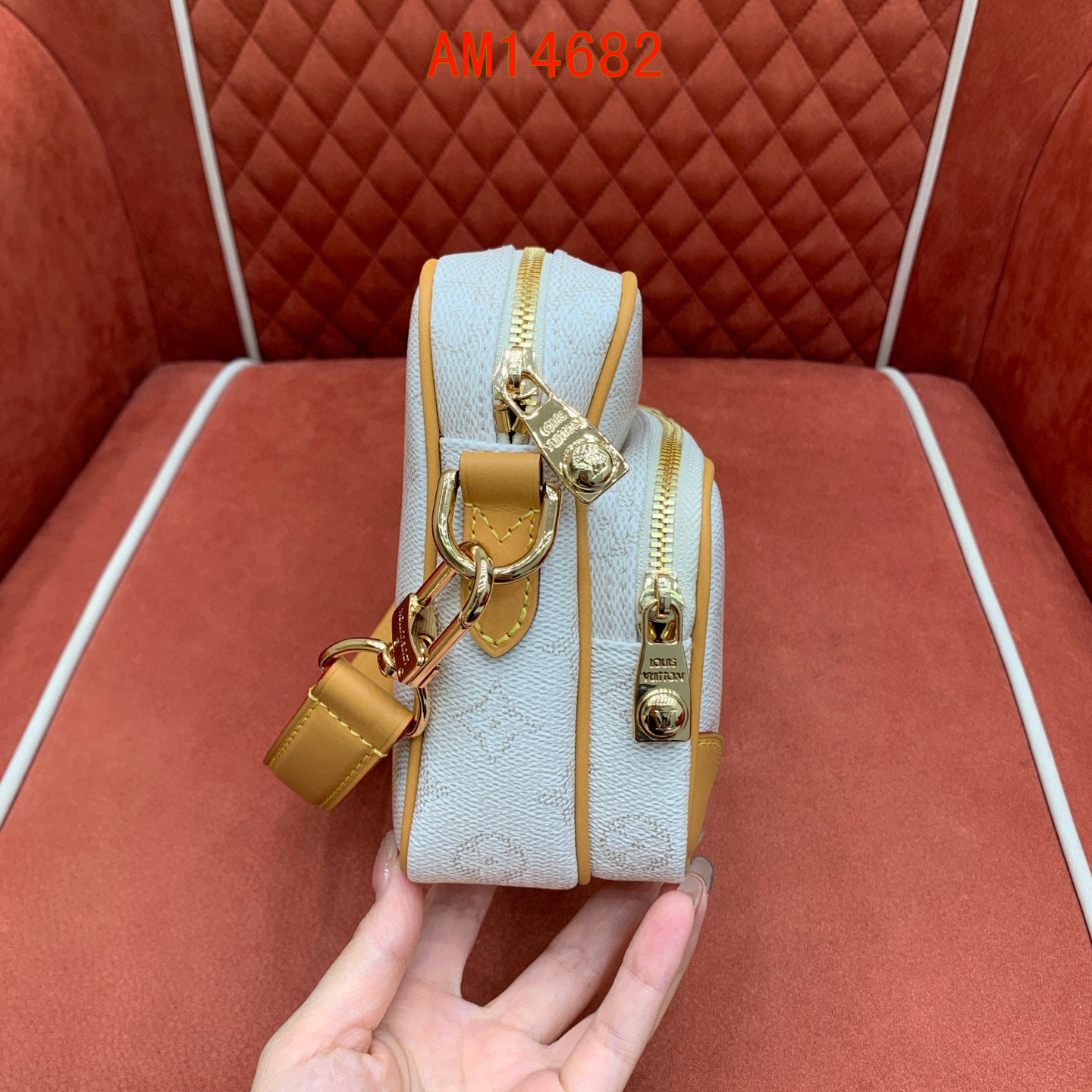 Louis Vuitton Nil G71 bag