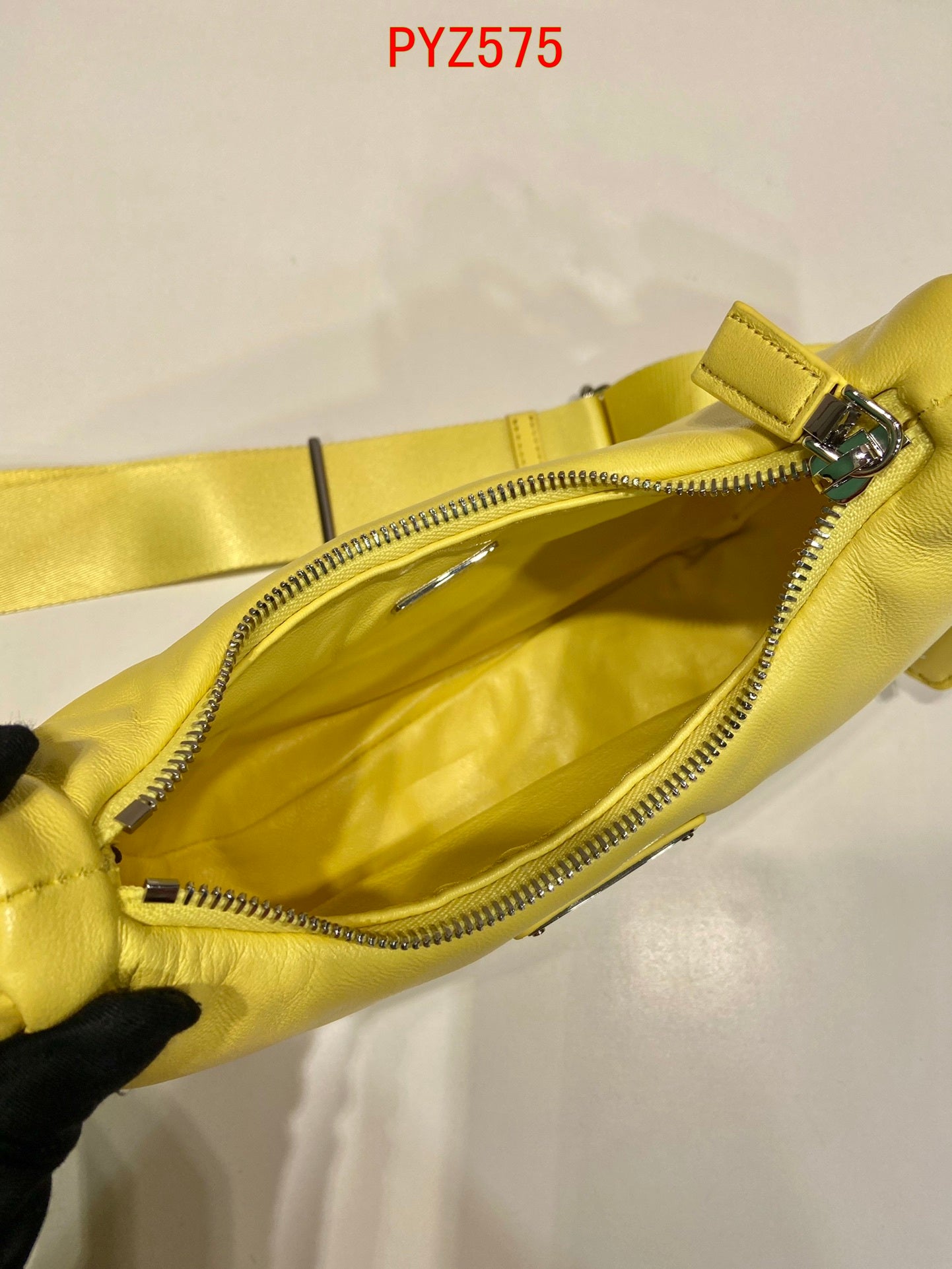Prada Re-Edition 2005 Saffiano leather bag