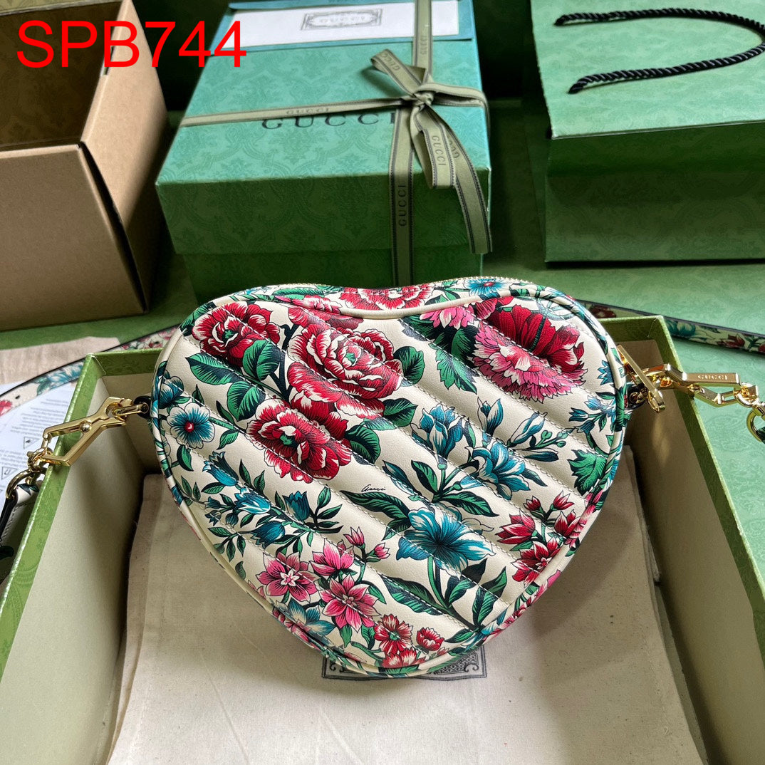 Gucci INTERLOCKING G MINI HEART SHOULDER BAG