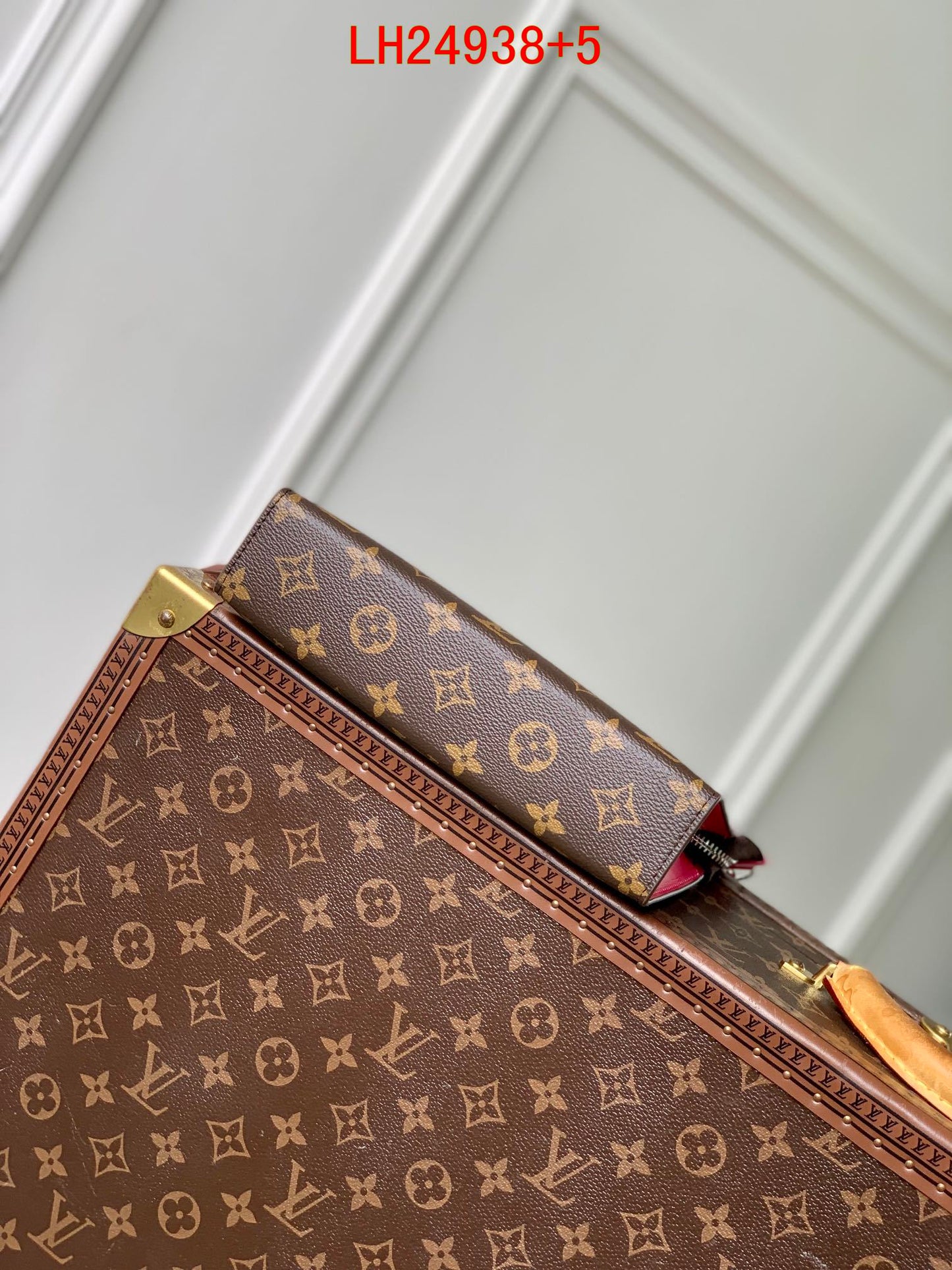 Louis Vuitton Alpha Wearable bag
