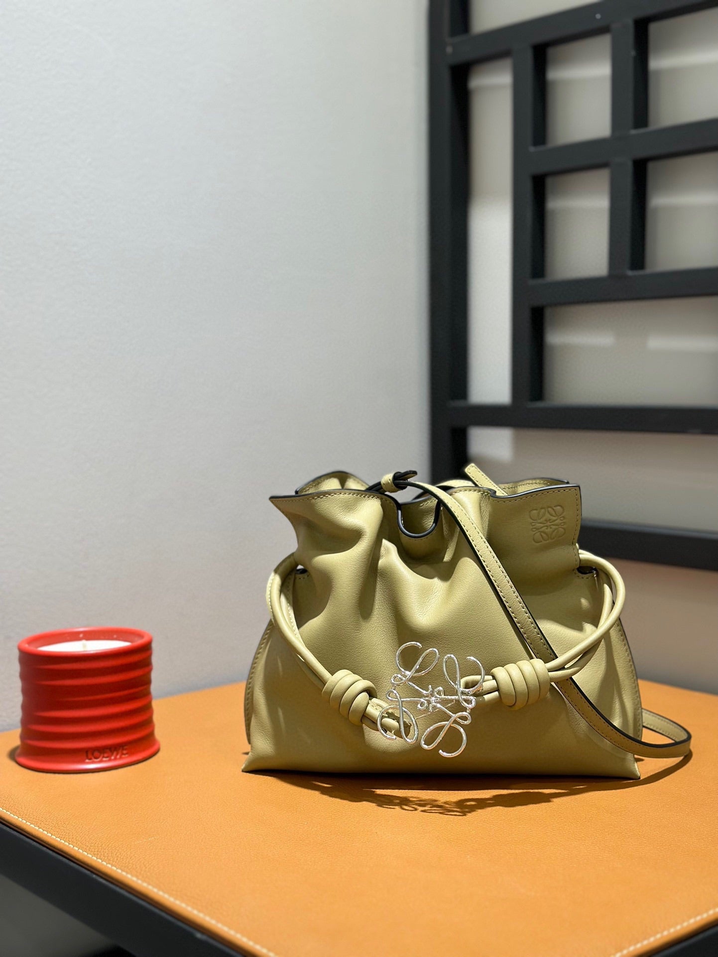 Loewe Flamenco