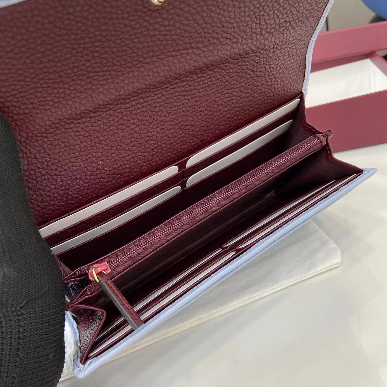 Gucci Bi-color GG Marmont continental wallet