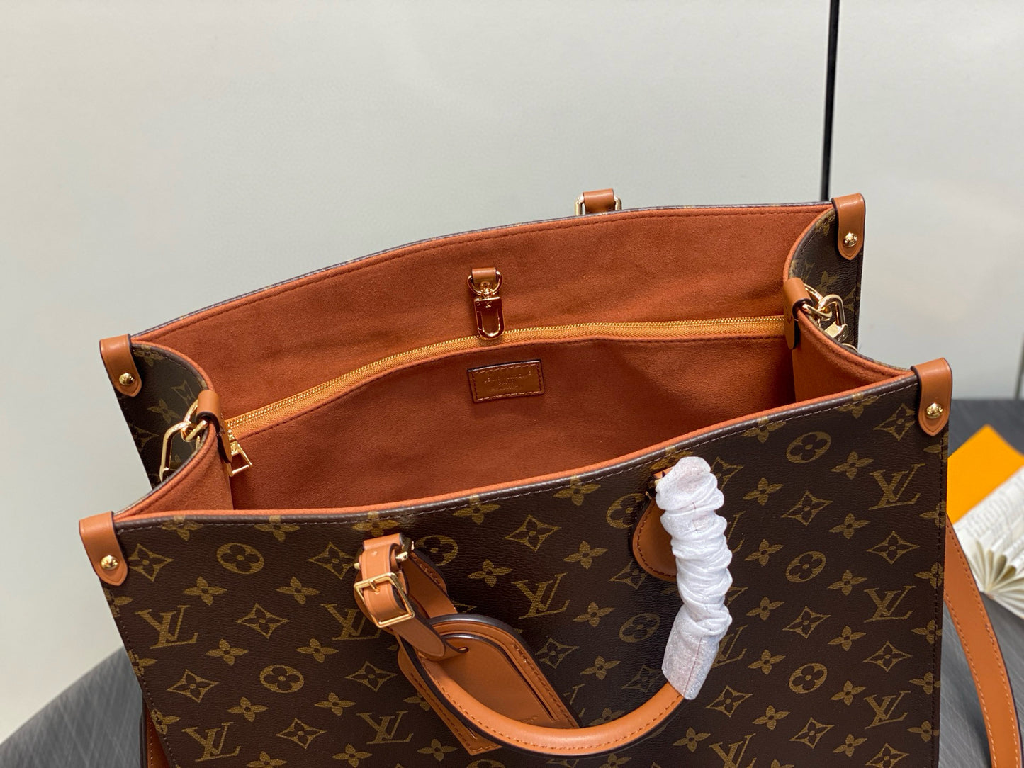 Louis Vuitton ONTHEGO ORGANIZER