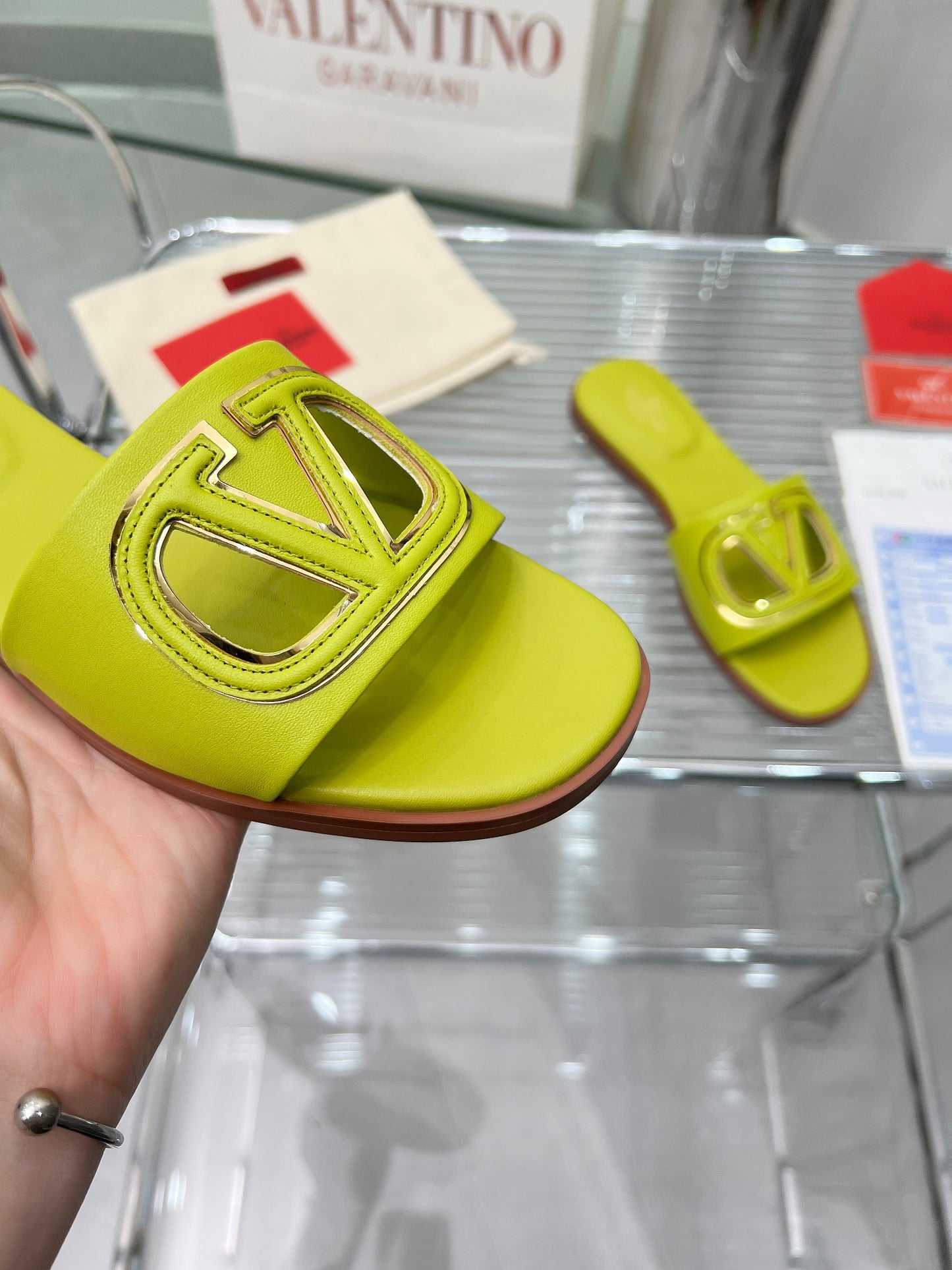 Valentino Slides