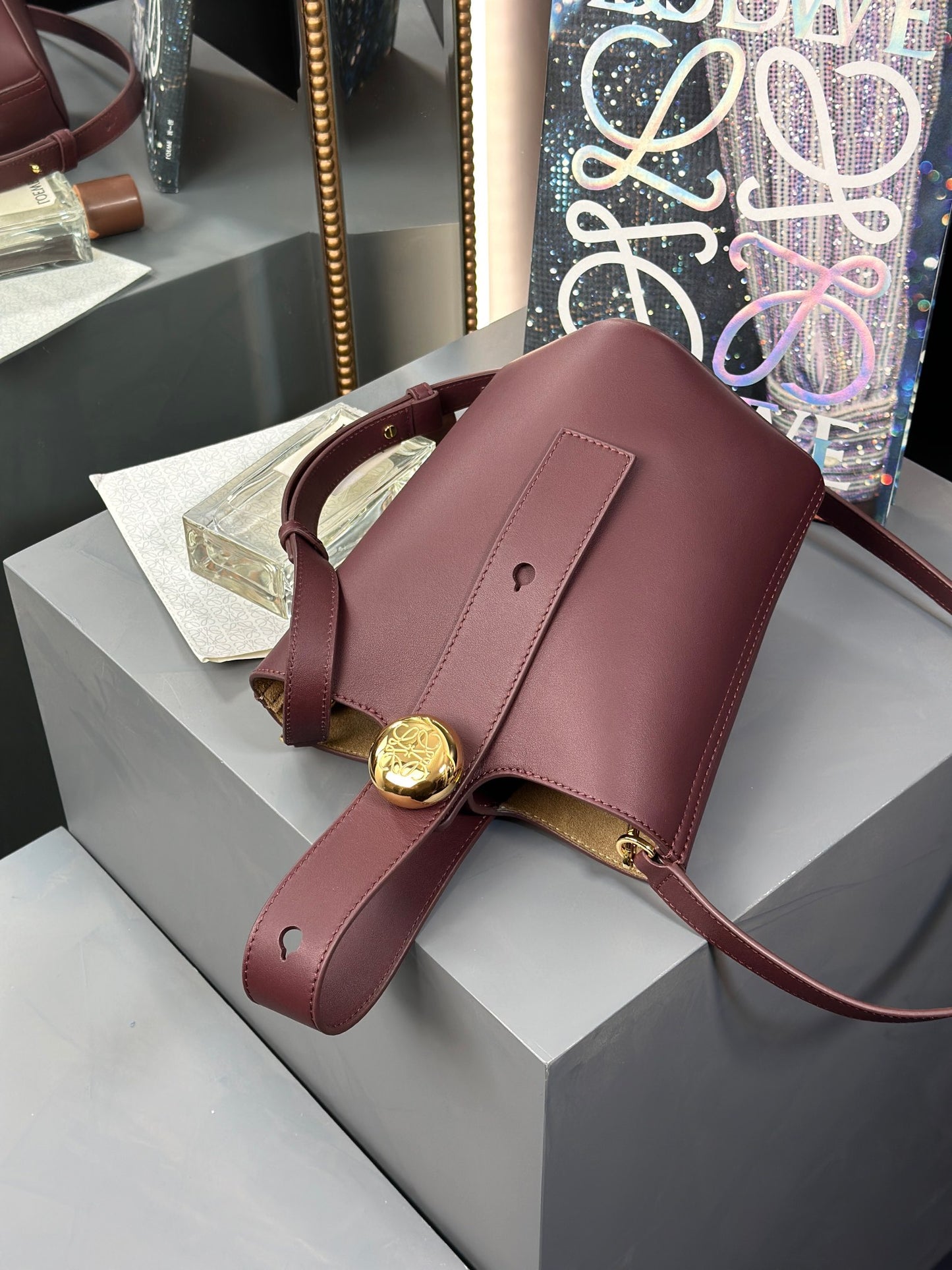 Loewe Pebble Bucket bag