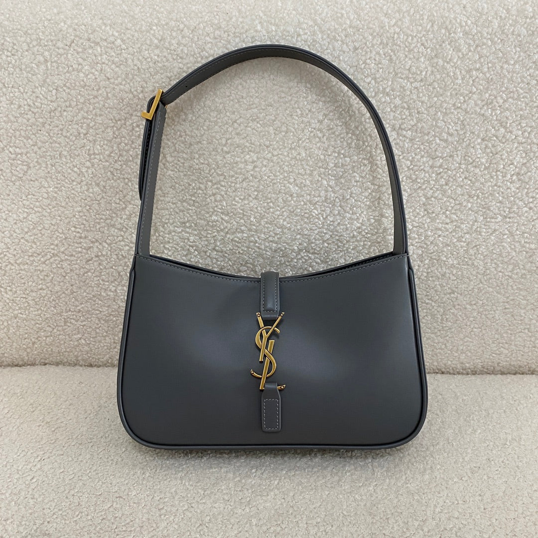 YSL Le 5 À 7 hobo bag