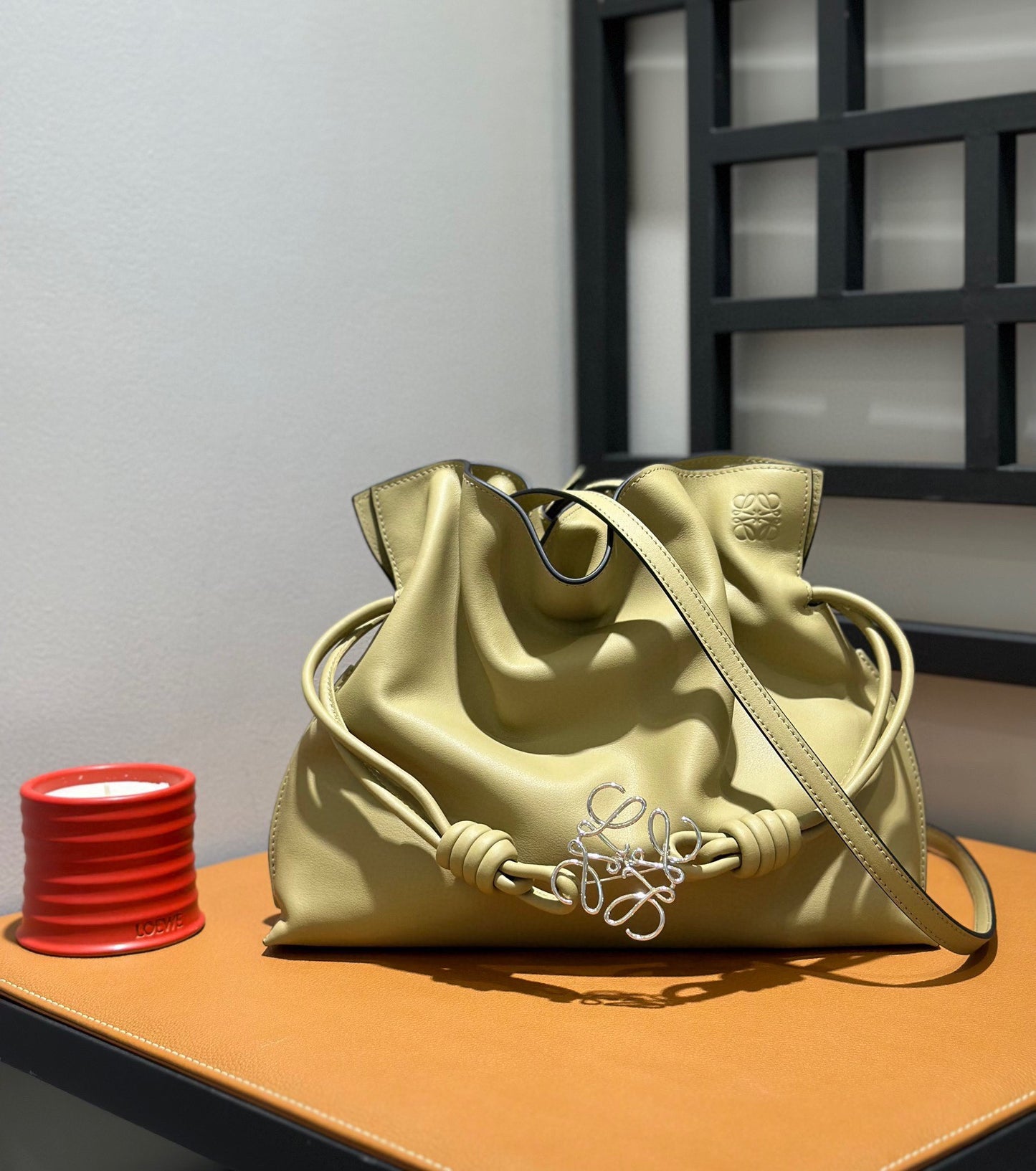 Loewe Flamenco