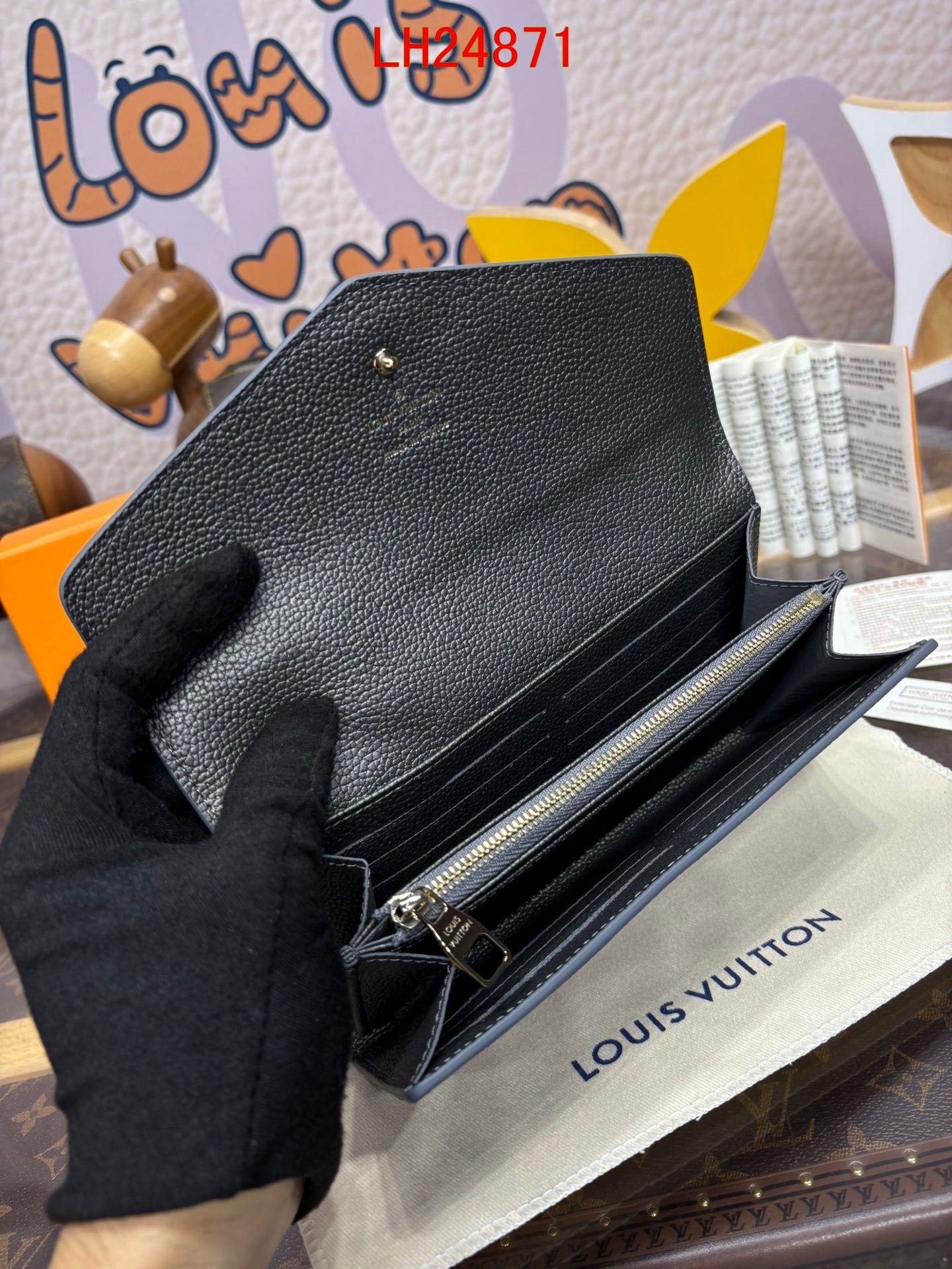 Louis Vuitton Sarah Wallet Ski collection