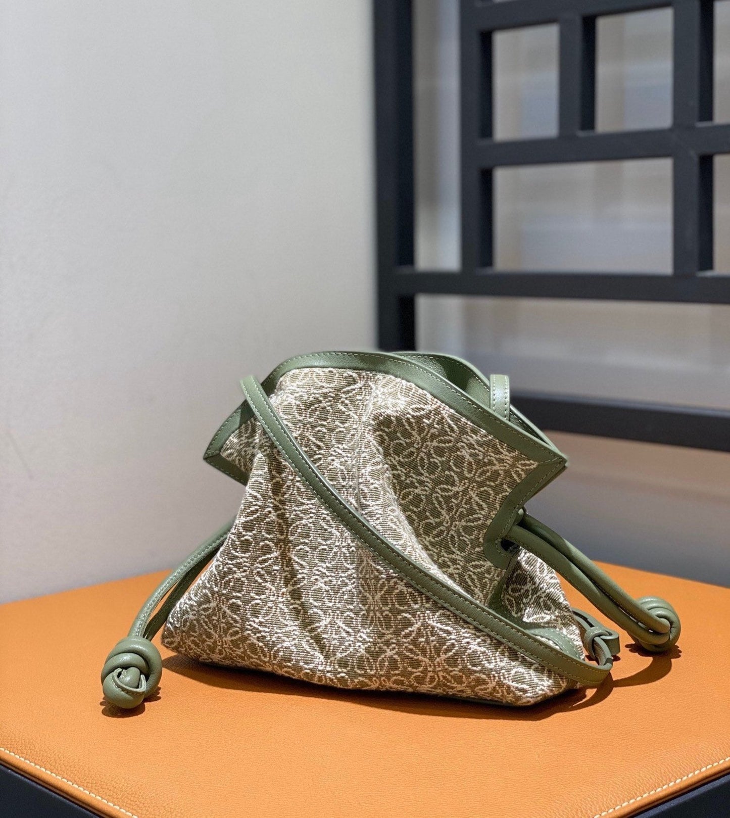 Loewe Flamenco