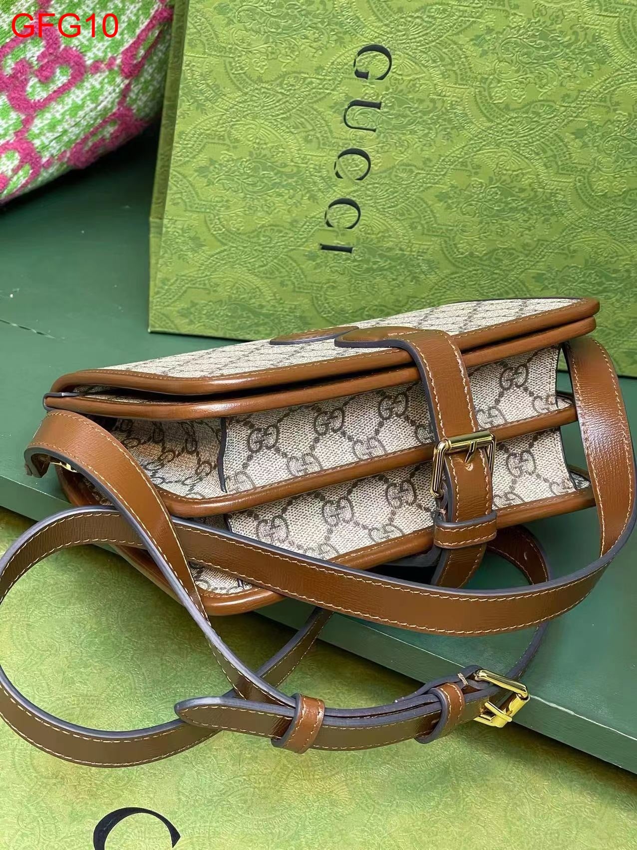 Gucci Horsebit Messenger