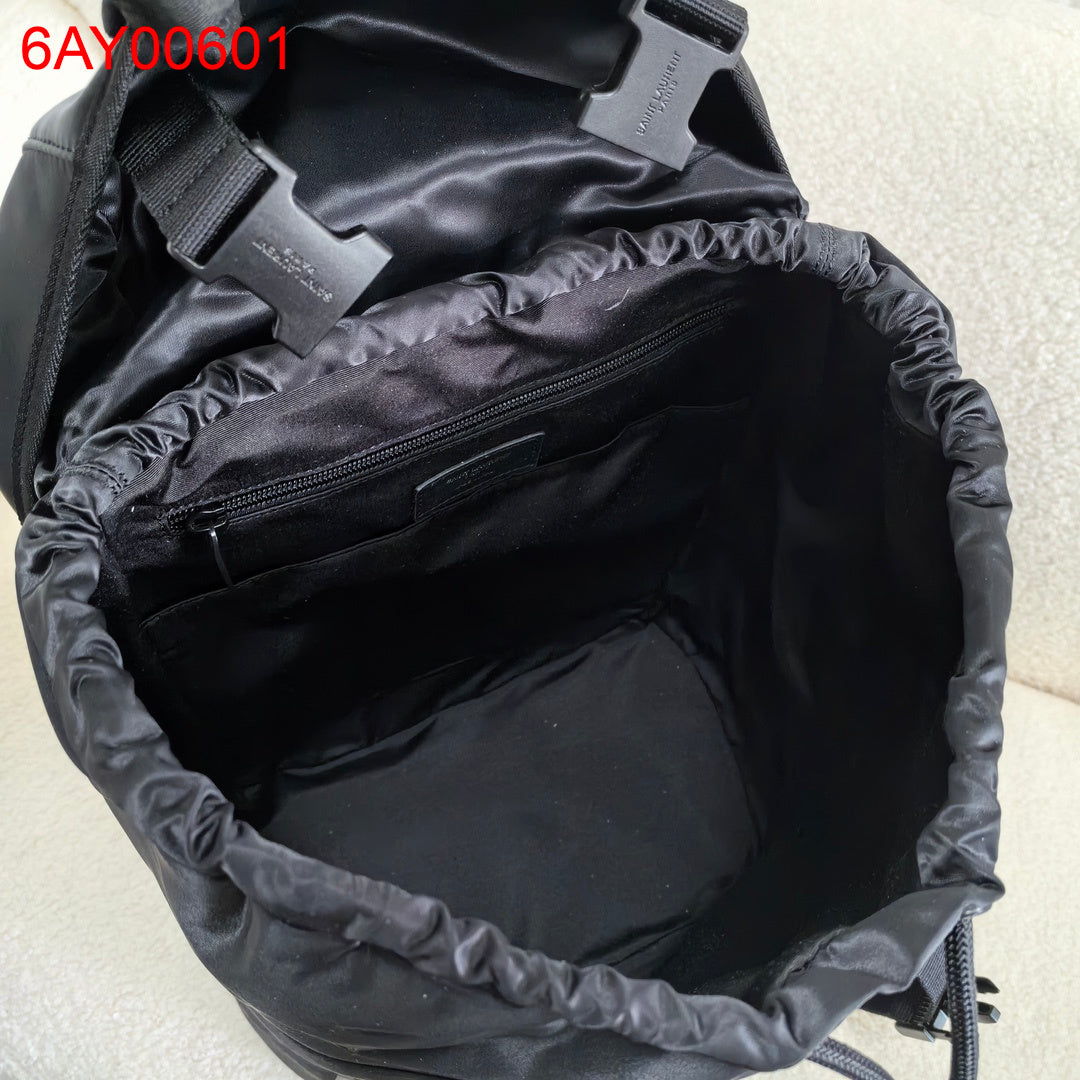 YSL SAINT LAURENT backpack in grained leather