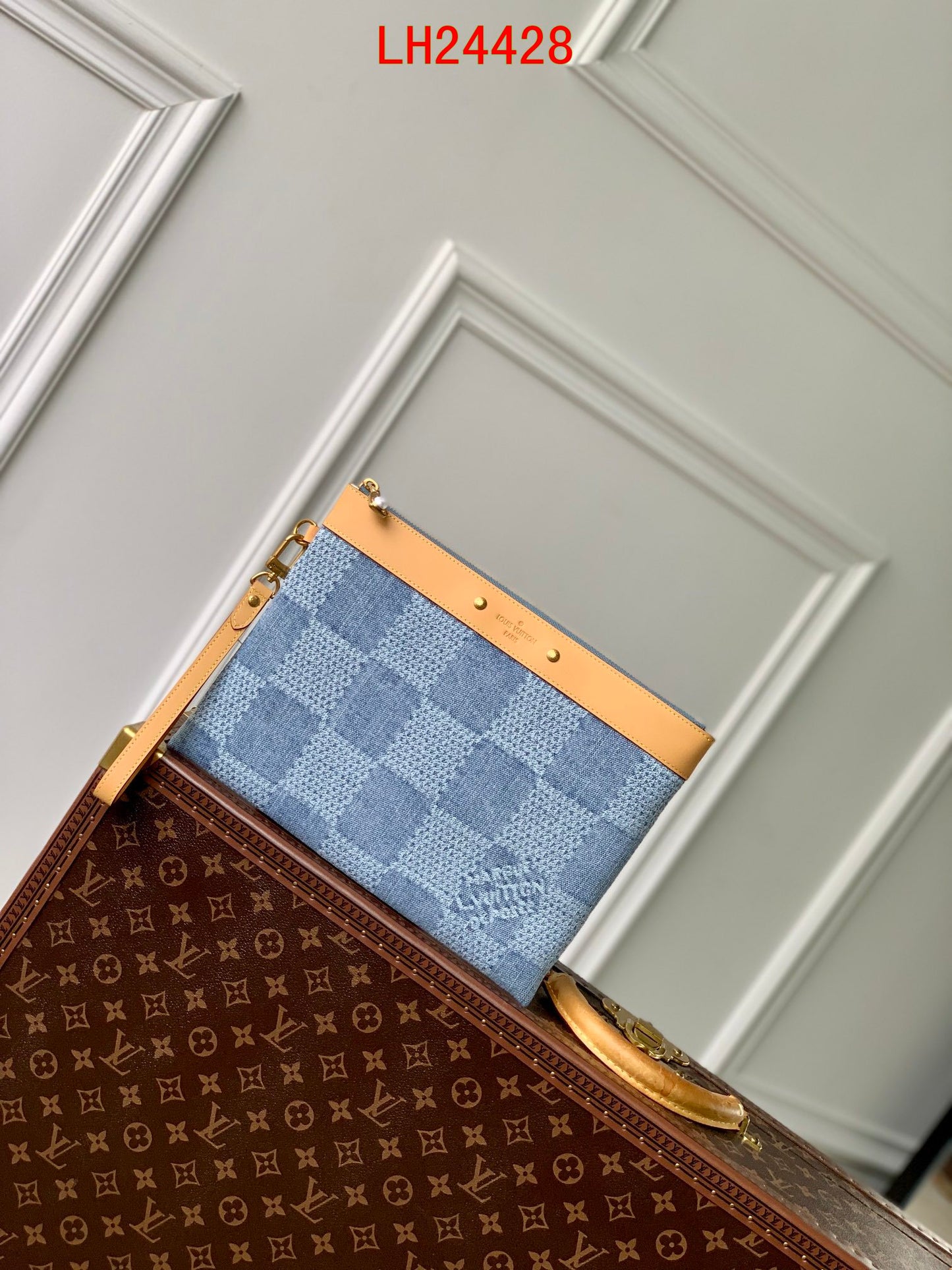 Louis Vuiton Pochette to Go Denim