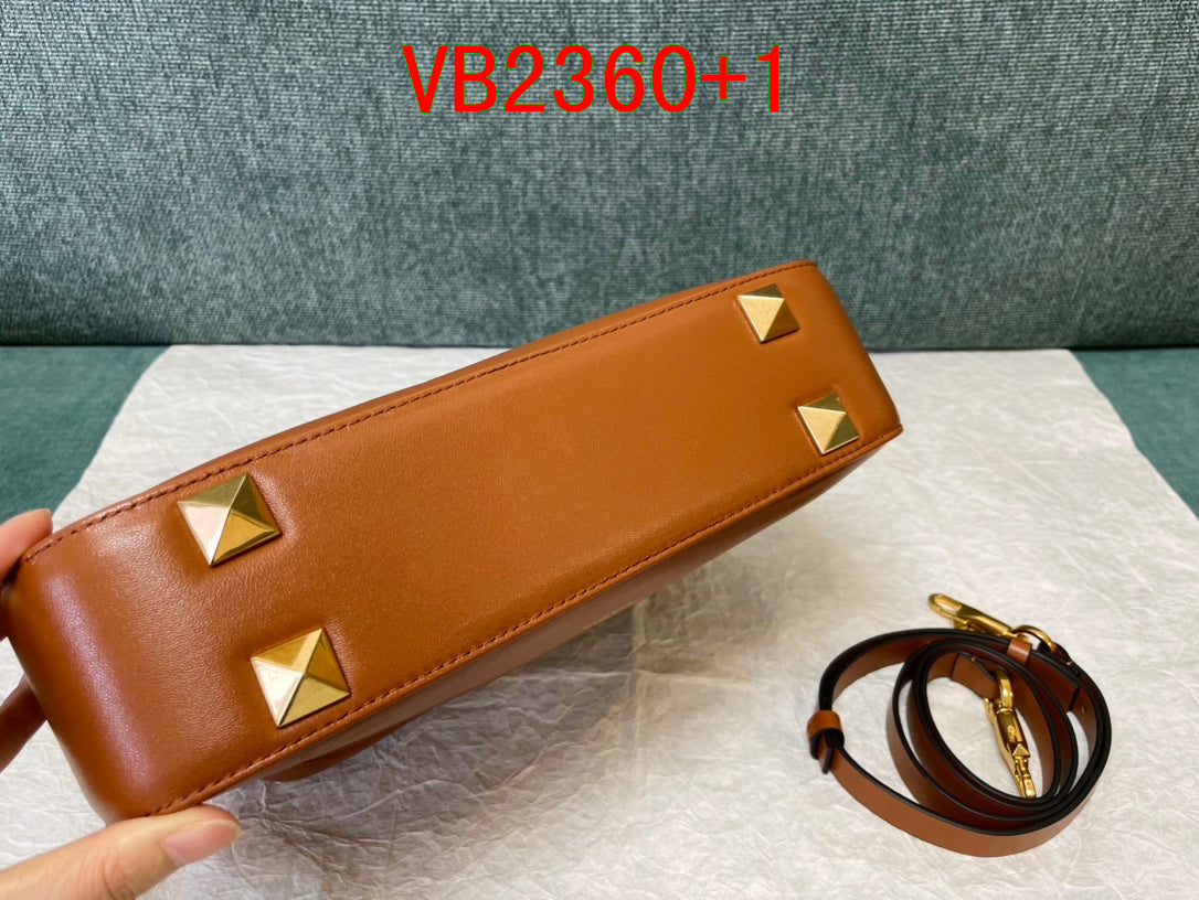 Valentino Garavani Stud Sign Hobo