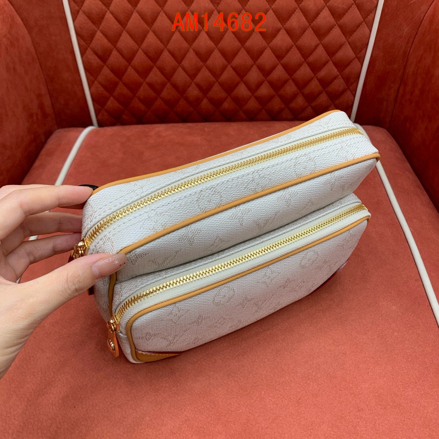 Louis Vuitton Nil G71 bag