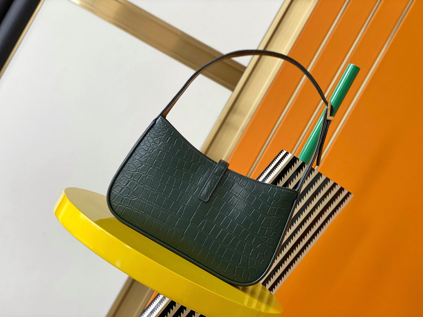 YSL Crocodile Le 5 A 7