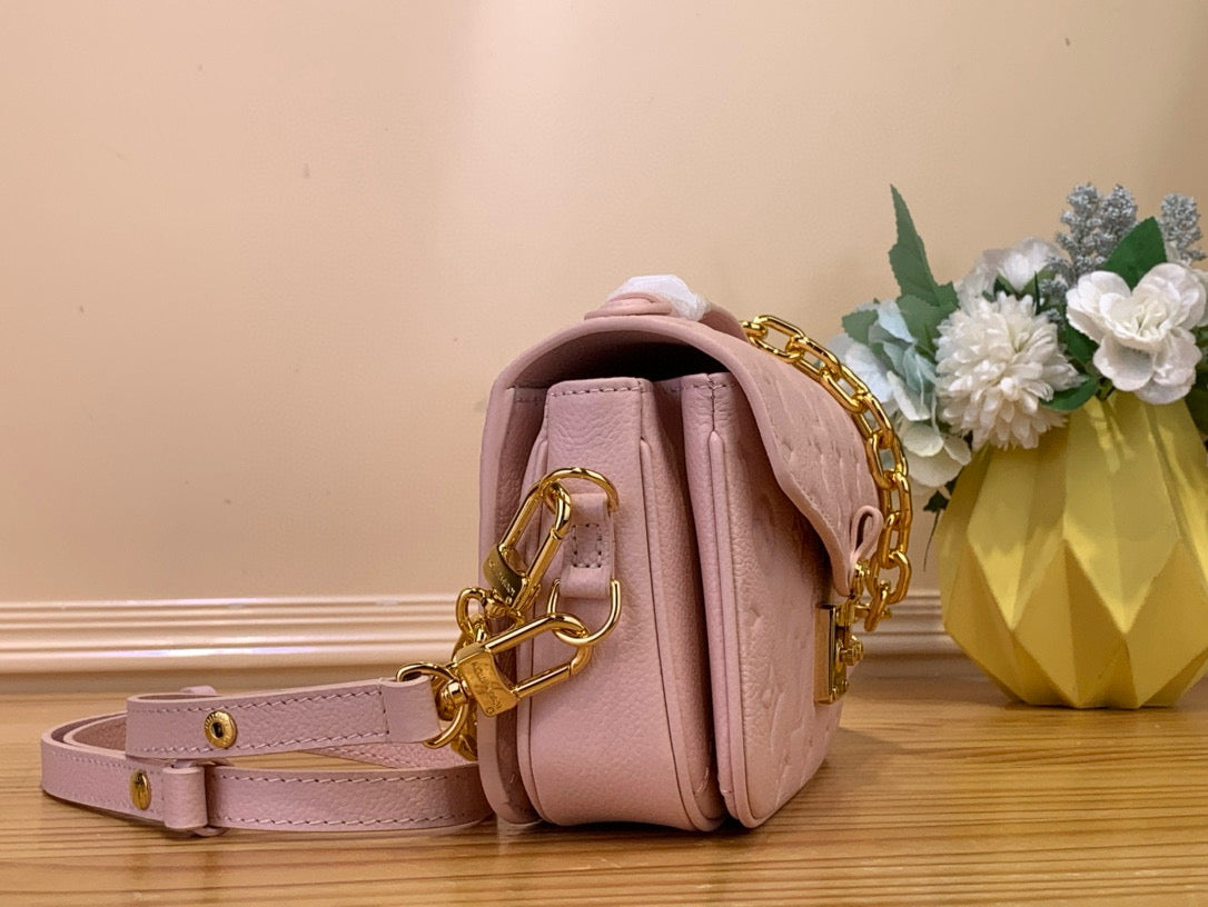 Louis Vuitton Pochette Métis East West
