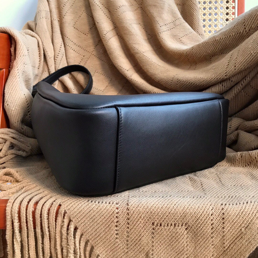 YSL LE 5 À 7 SOFT SMALL HOBO