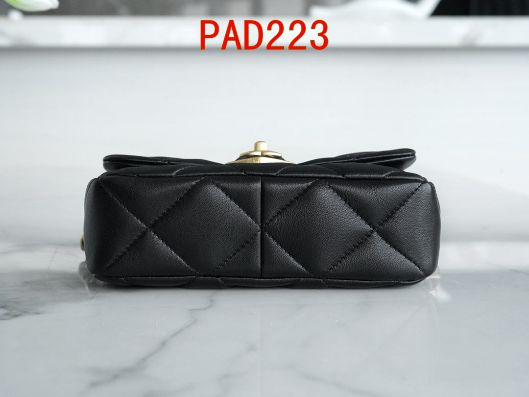 Chanel Heart Wallet On chain