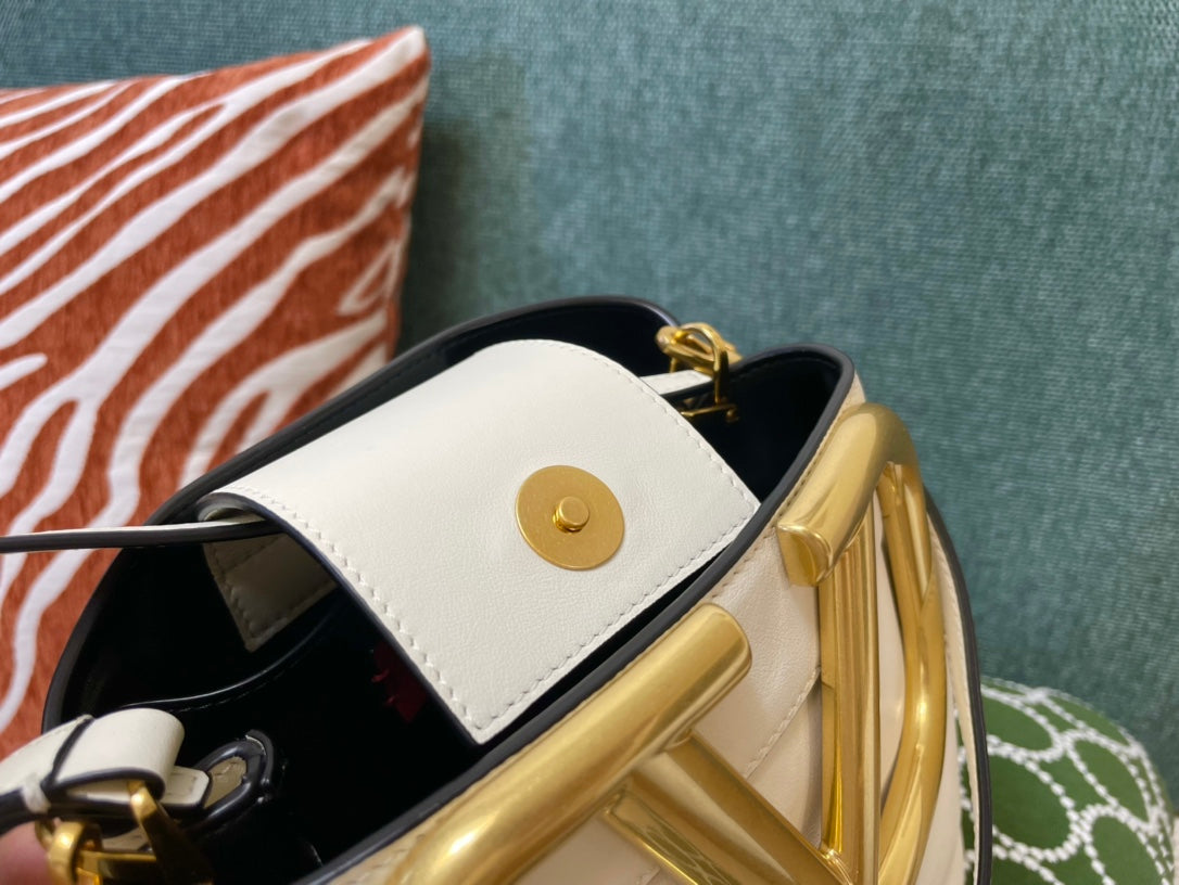 Valentino Garavani Super Bucket bag