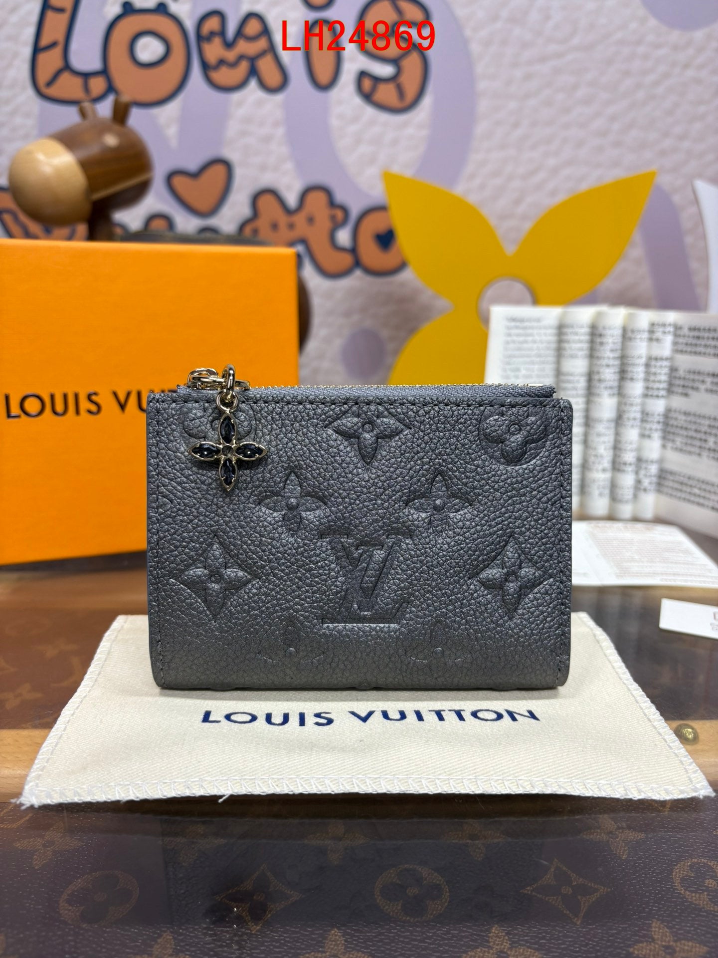 Louis Vuitton Lisa Wallet
