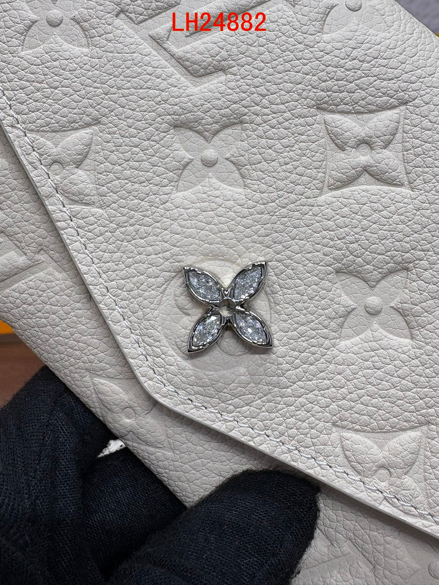 Louis Vuitton Sarah Wallet Ski collection