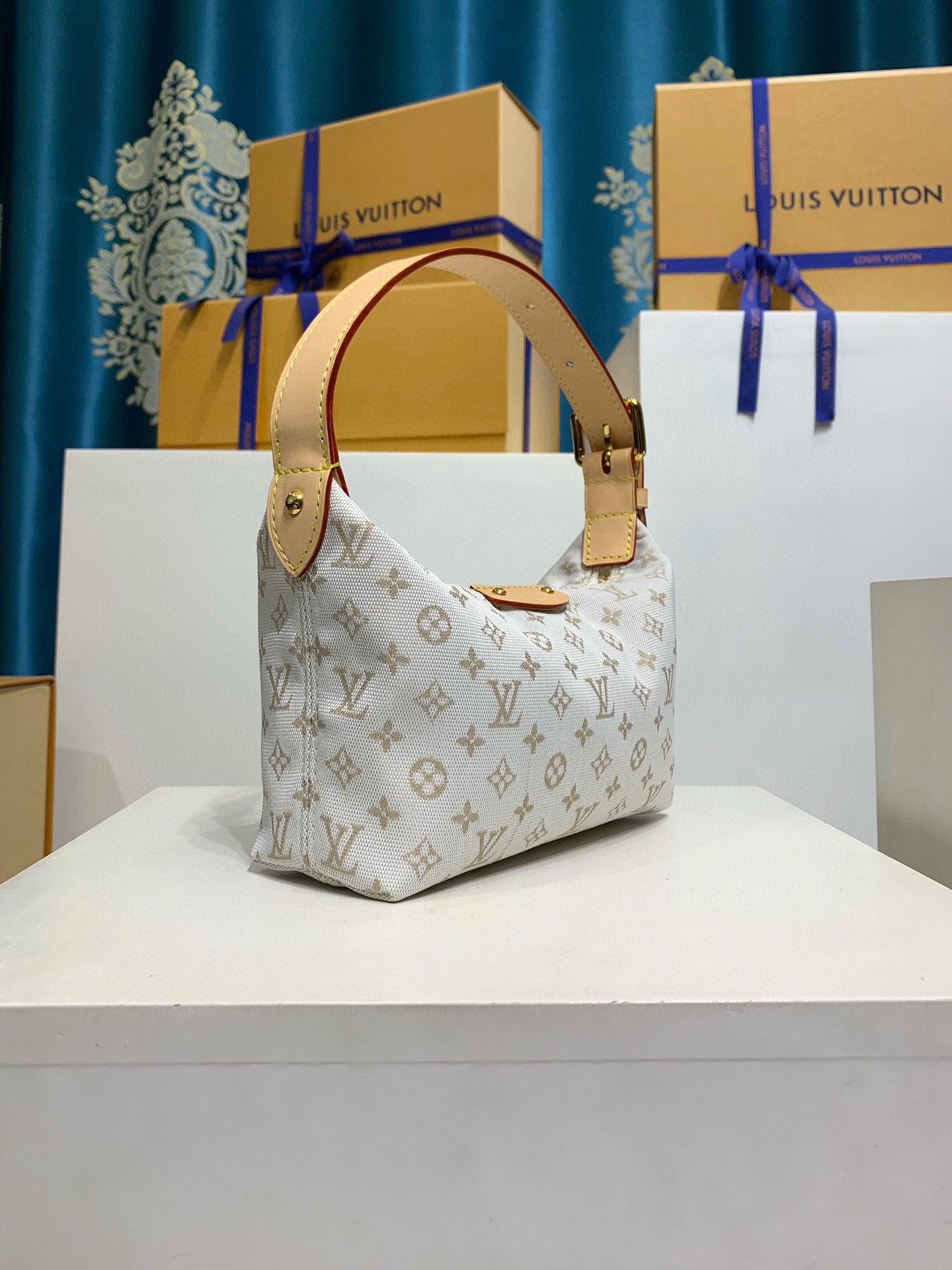Louis Vuitton Hills Pochette Jacquard Polyamide