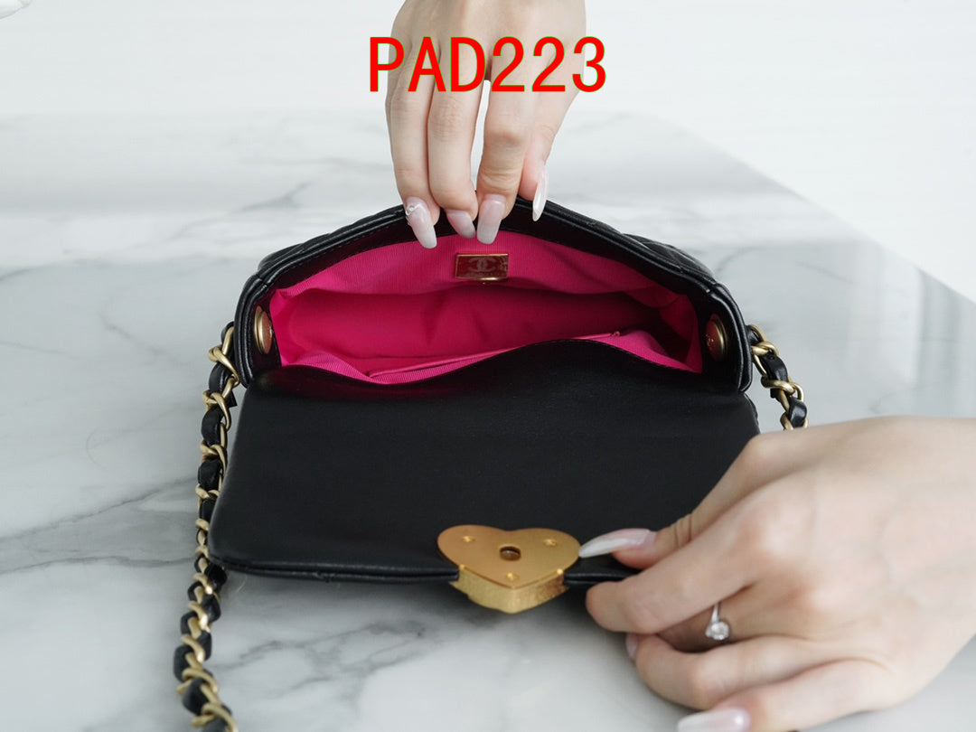 Chanel Heart Wallet On chain
