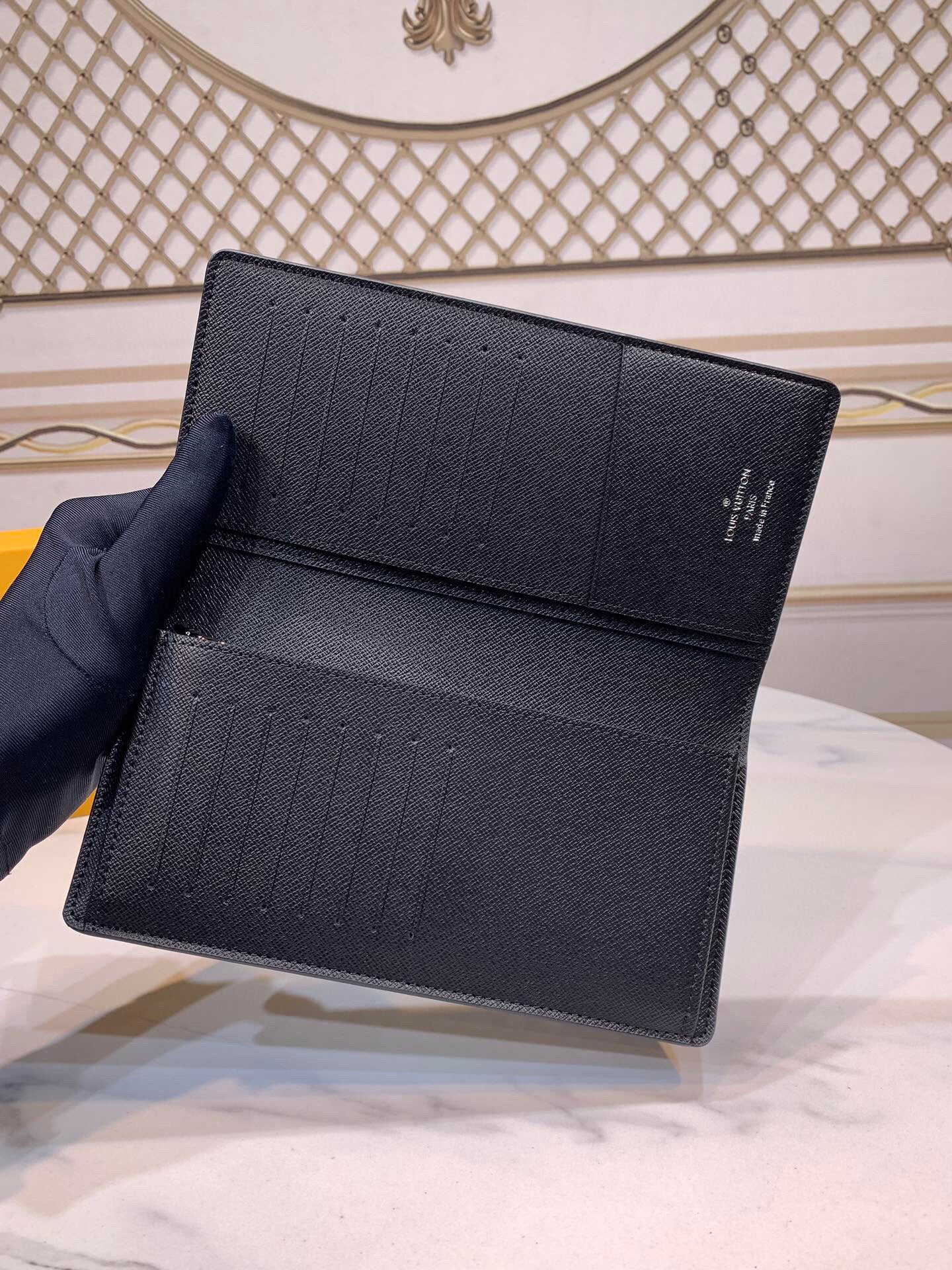 Louis Vuitton BRAZZA WALLET