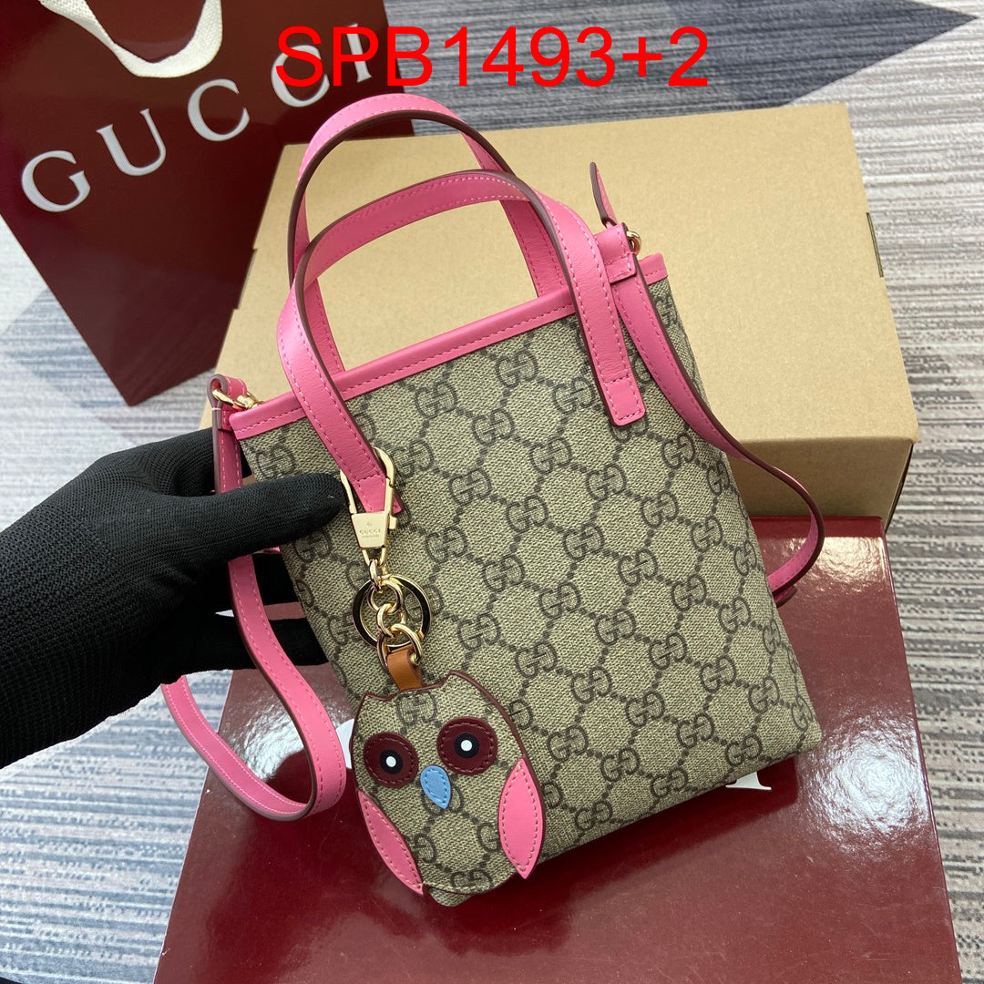 Gucci Bucket bag with charm