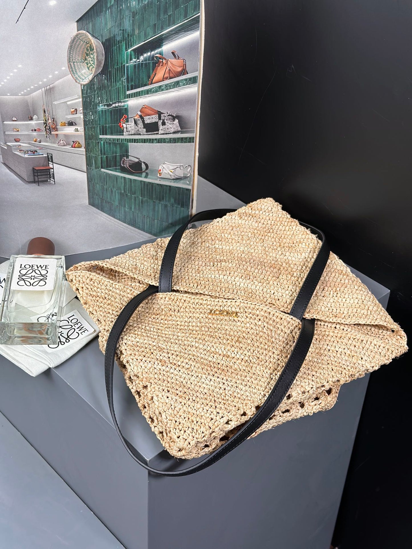 Loewe Puzzle fold straw tote bag