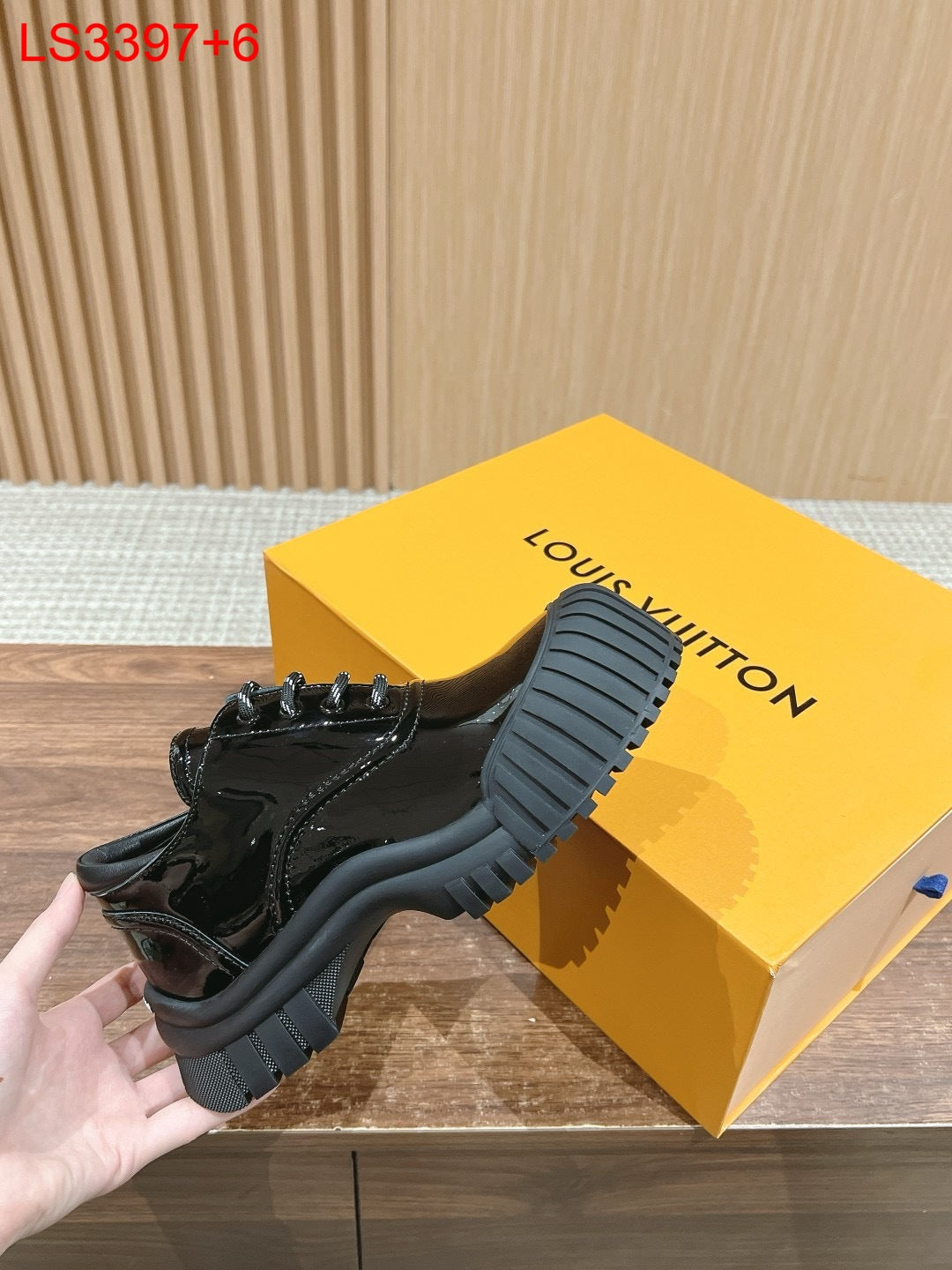 Louis Vuitton Flat Darby shoes