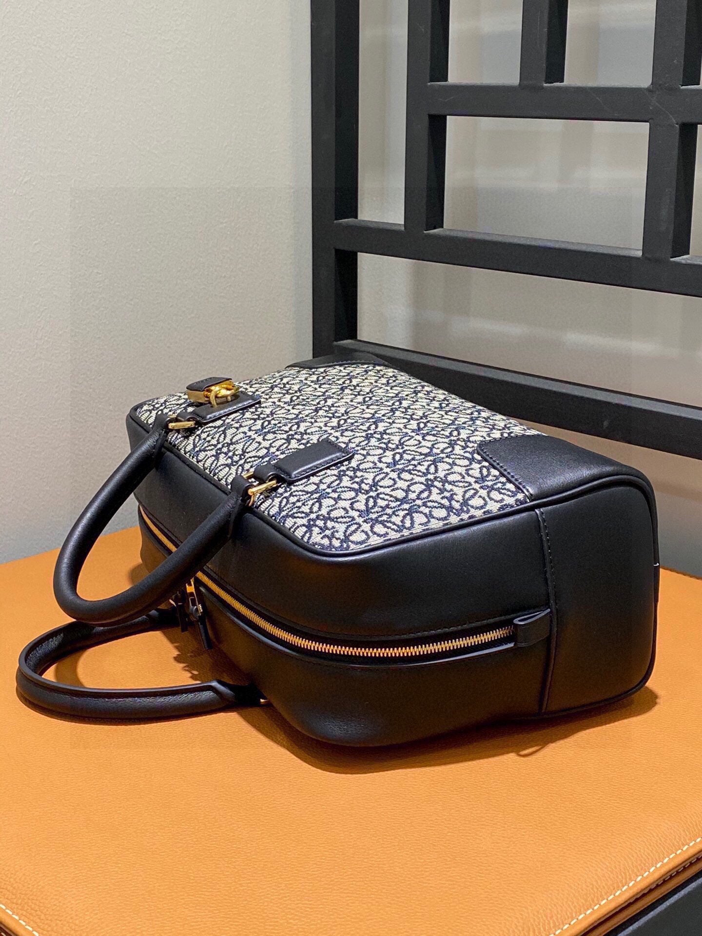 Loewe Amazona