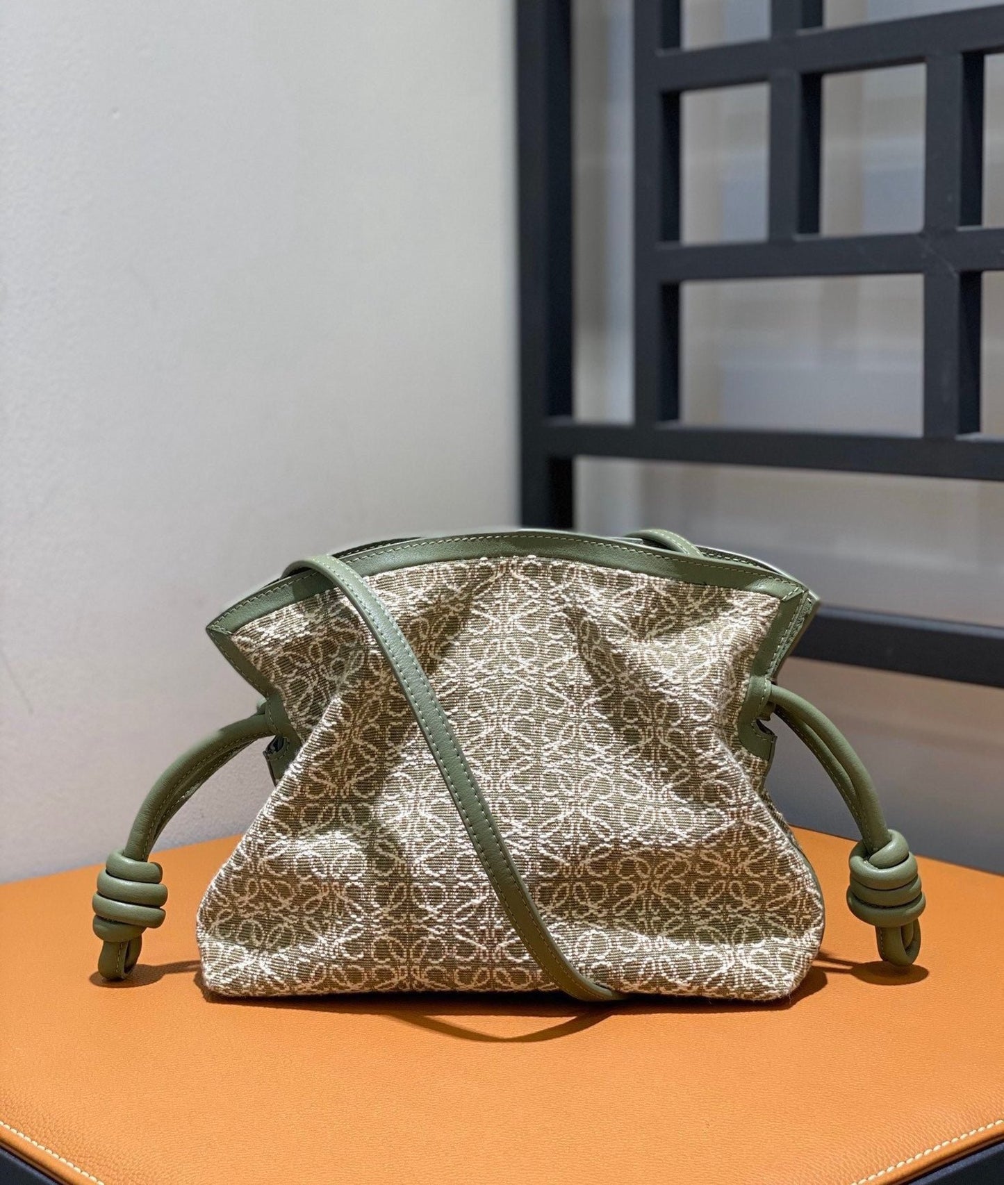 Loewe Flamenco