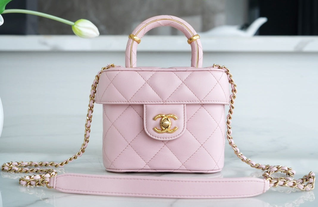Chanel 23s Top handle leather