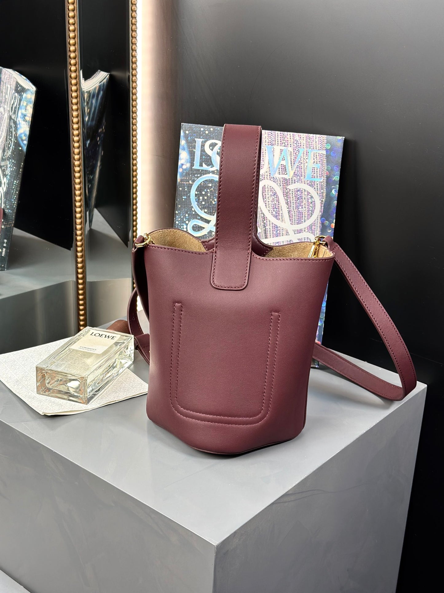Loewe Pebble Bucket bag