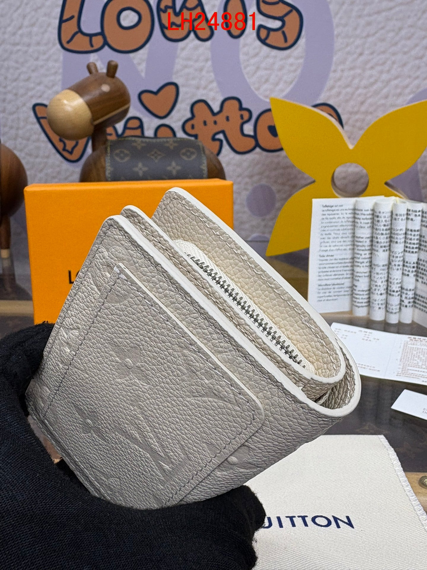 Louis Vuitton Cléa Wallet Ski collection