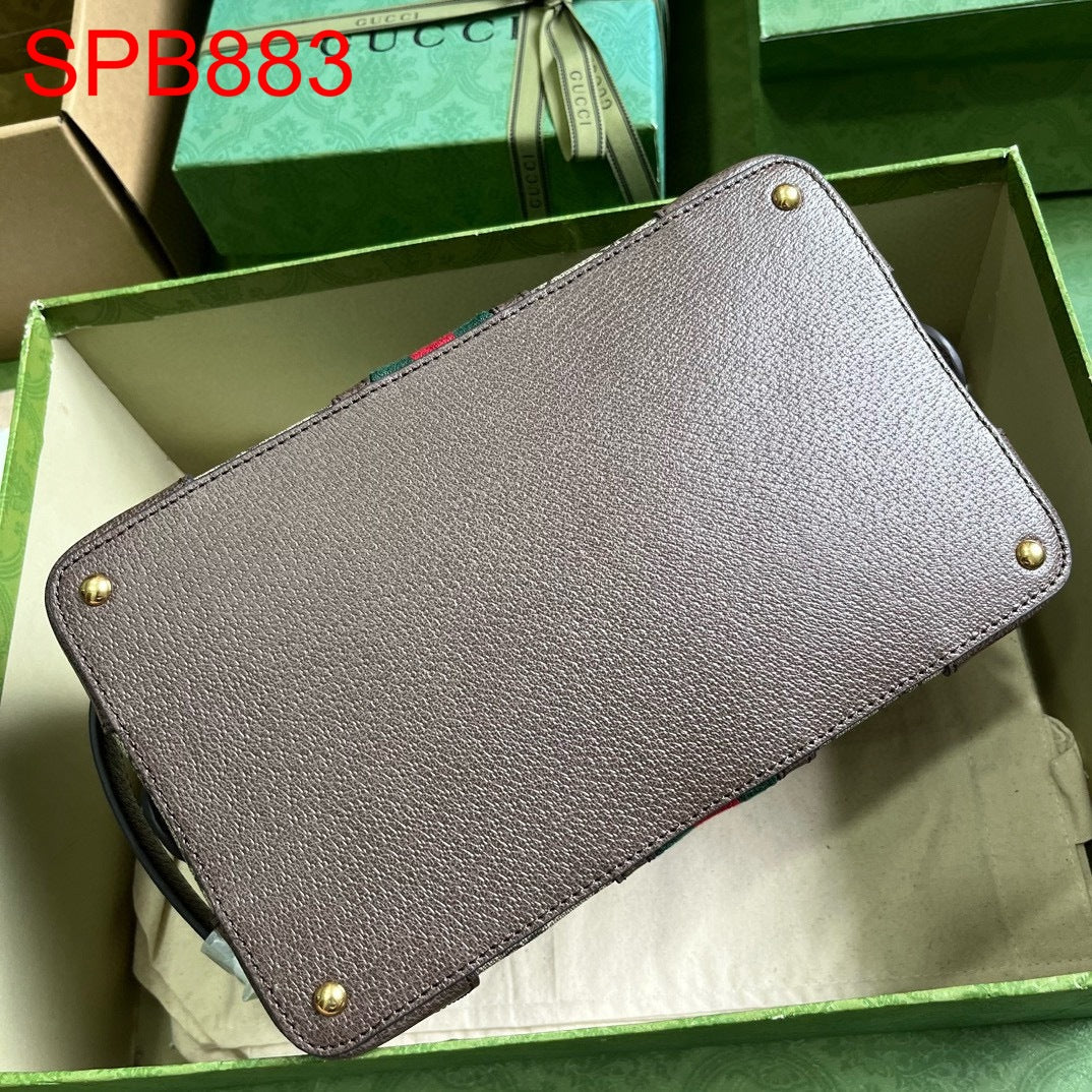 Gucci Savoy Toiletry GG Supreme