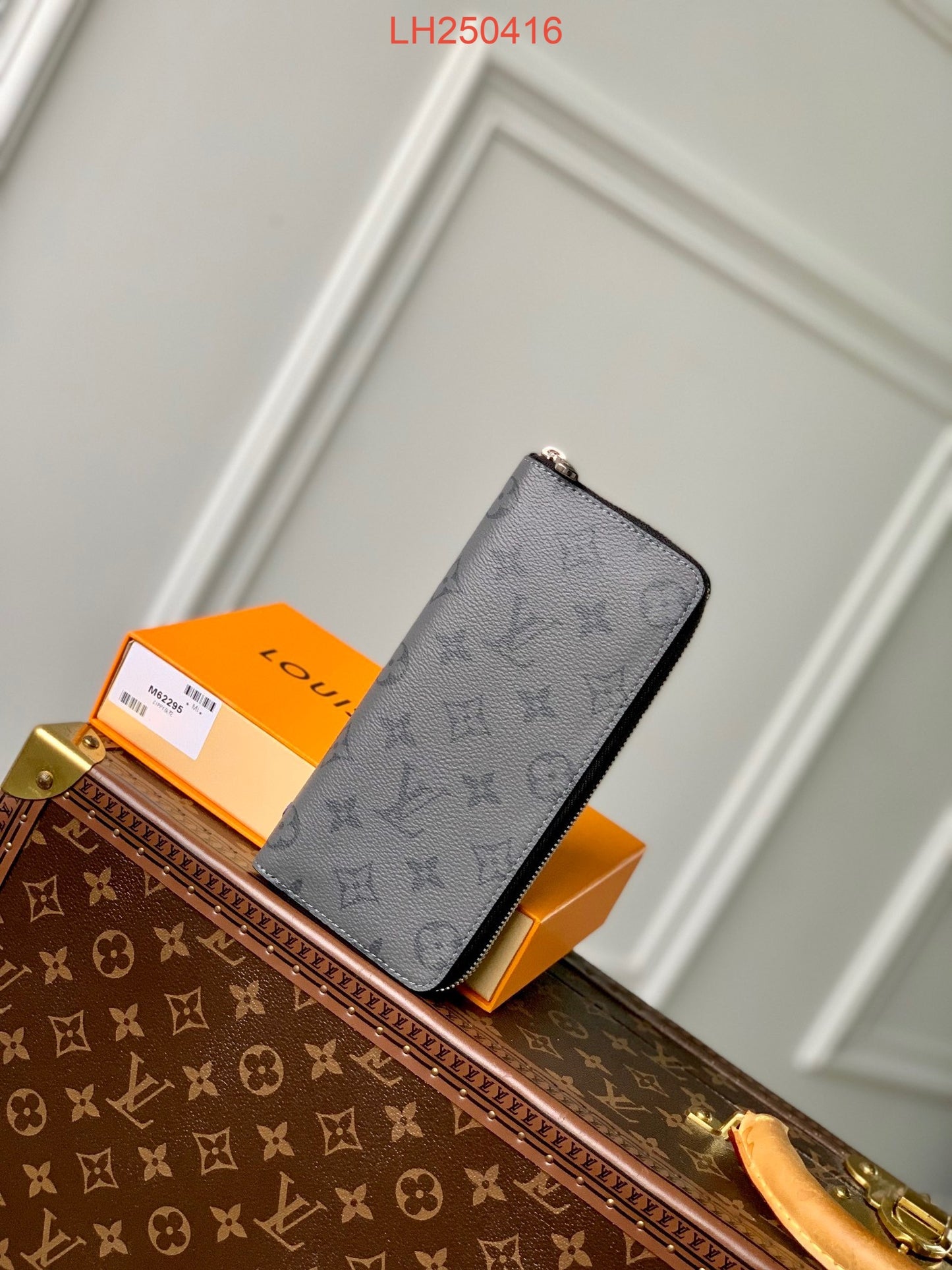 Louis Vuitton Zippy Wallet Vertical Monogram Eclipse