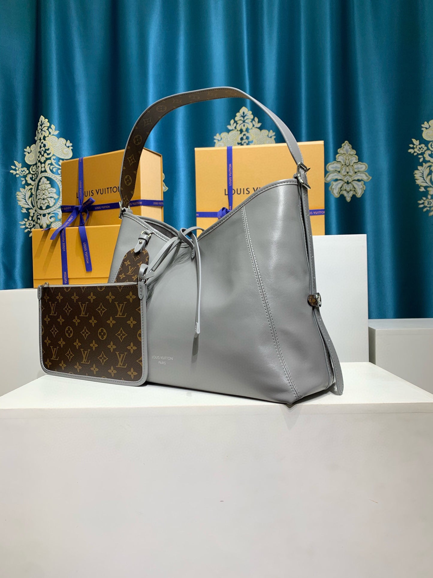 Louis Vuitton CarryAll Dark MM