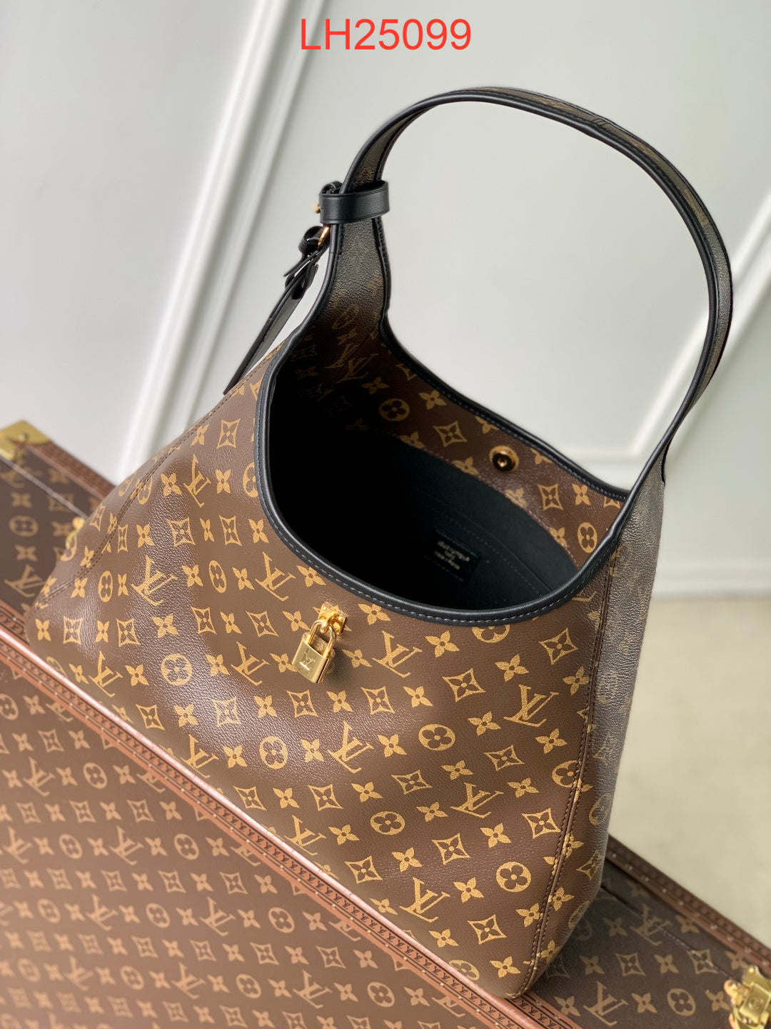 Louis Vuitton The Drop GM