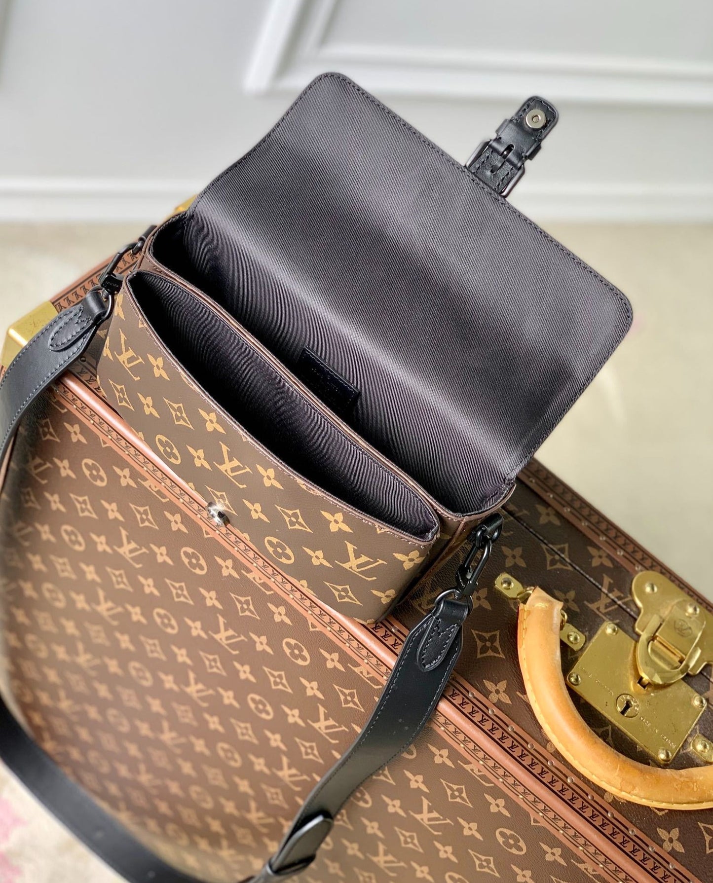 Louis Vuitton Montsouris Monogram Eclipse