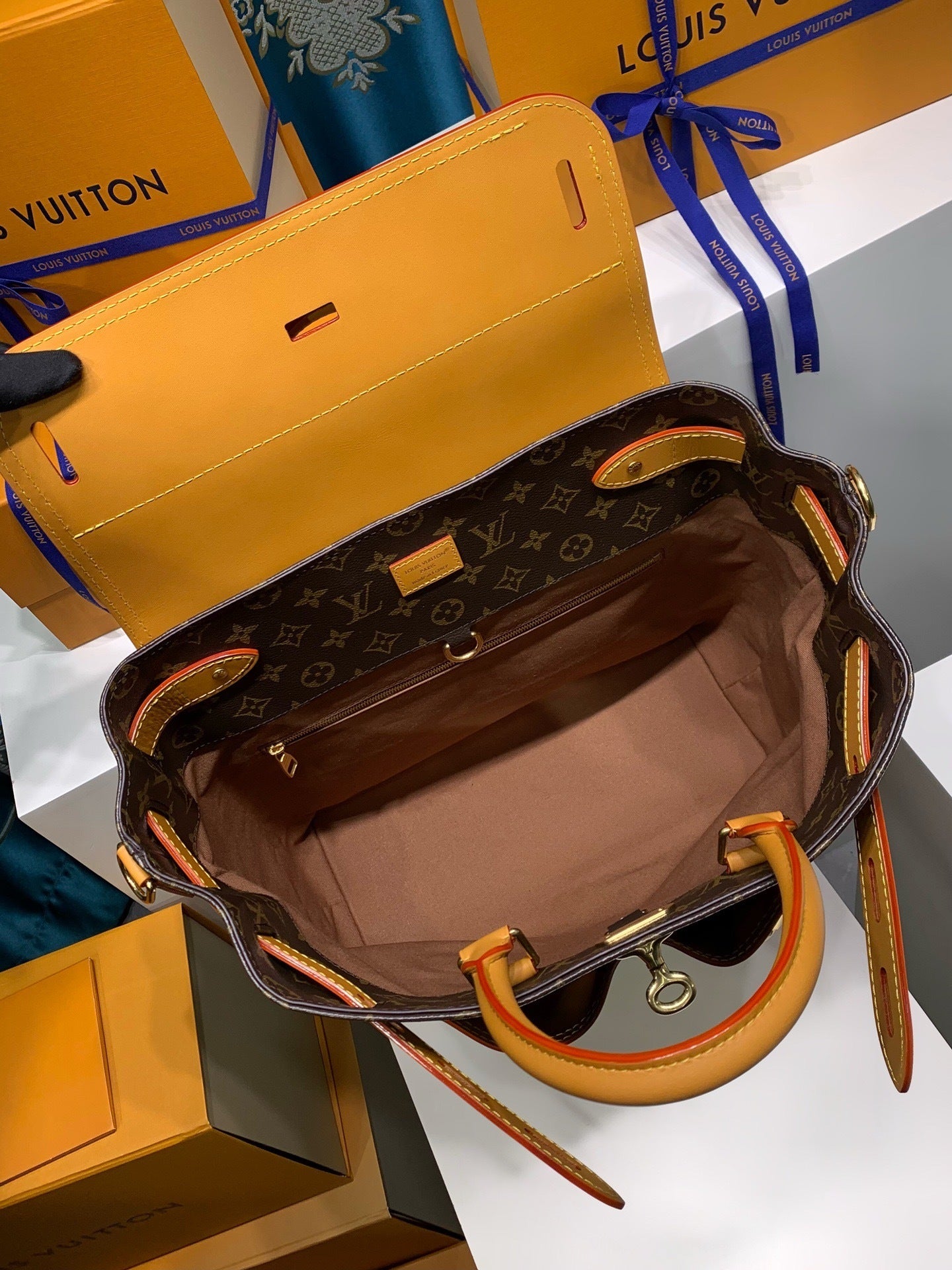 Louis Vuitton STEAMER 30 bag