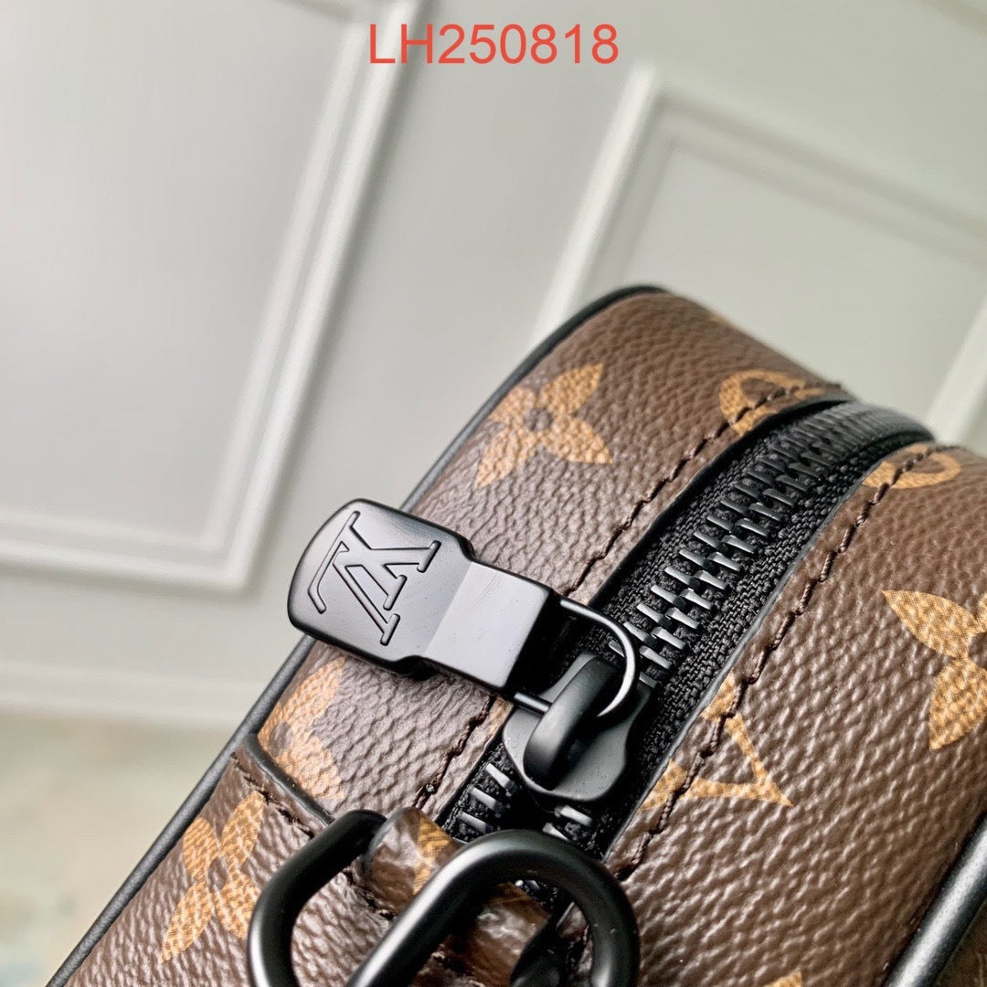 Louis Vuitton Pochette Kasai