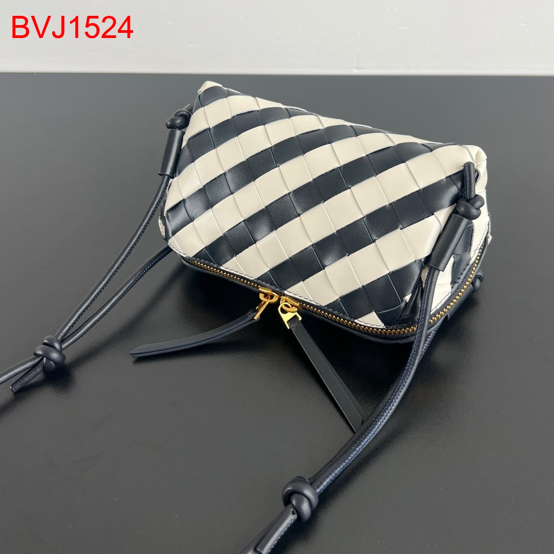 Bottega Veneta Concert Pouch bag