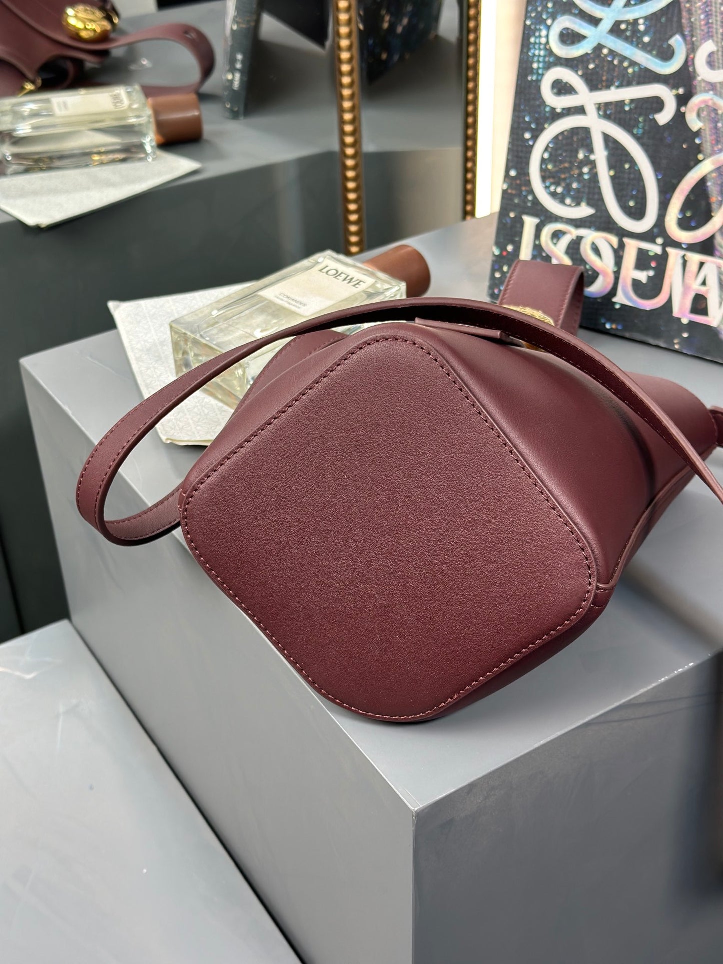 Loewe Pebble Bucket bag