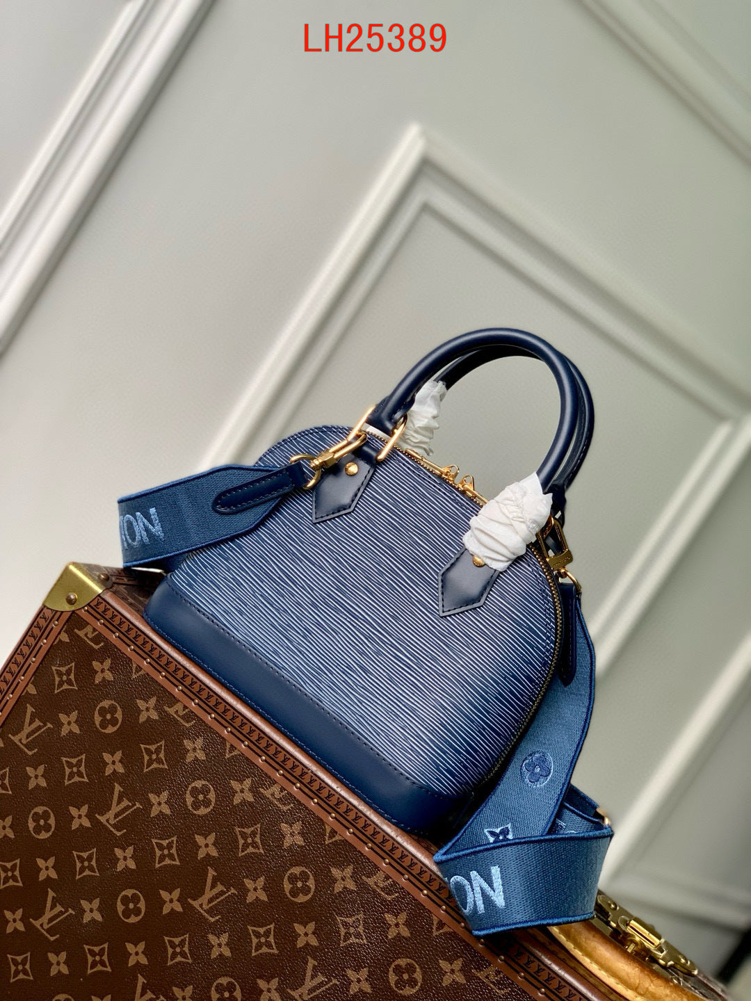 Louis Vuitton Alma BB epi leather
