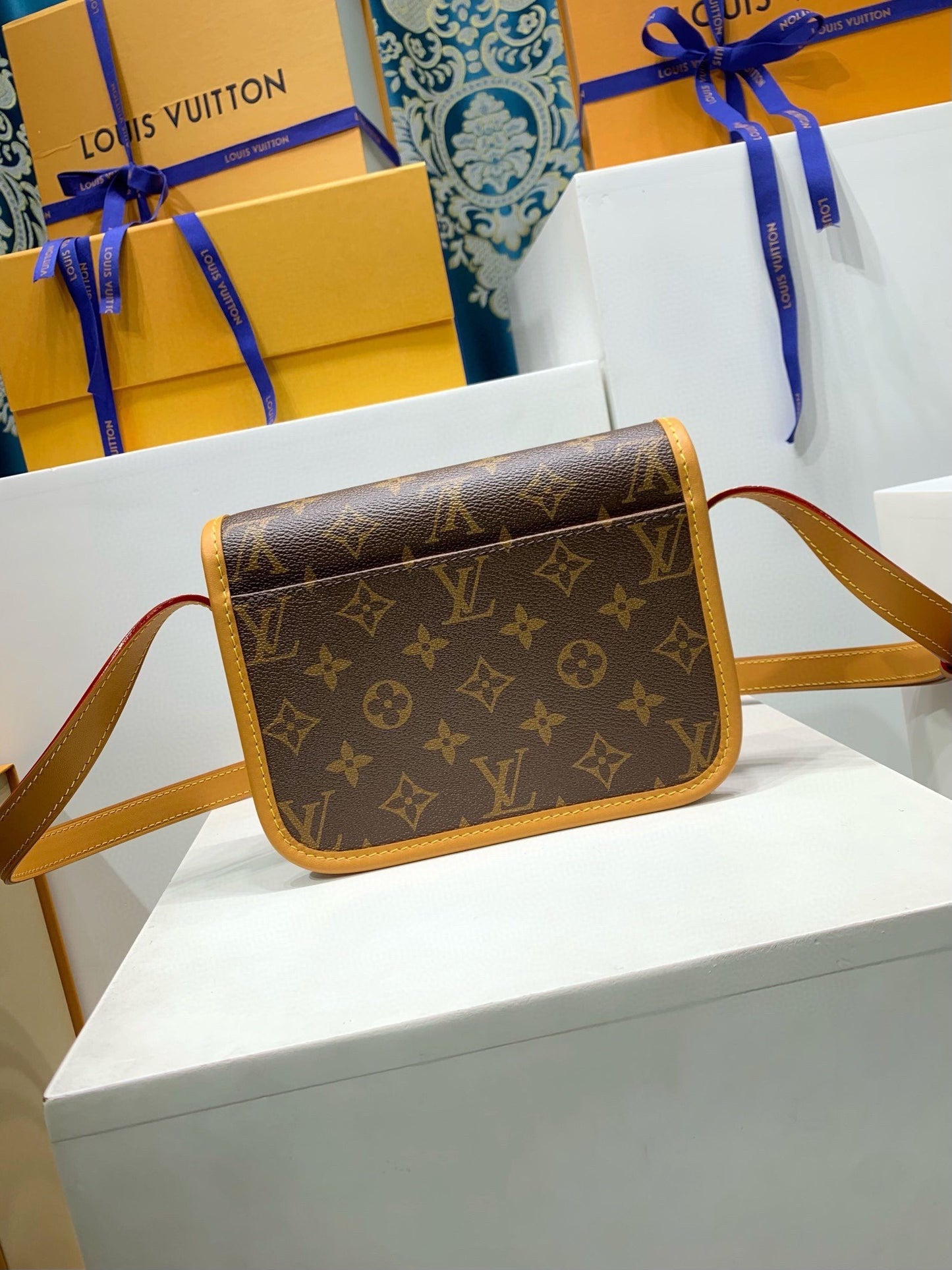 Louis Vuitton Satchel Wearable Wallet