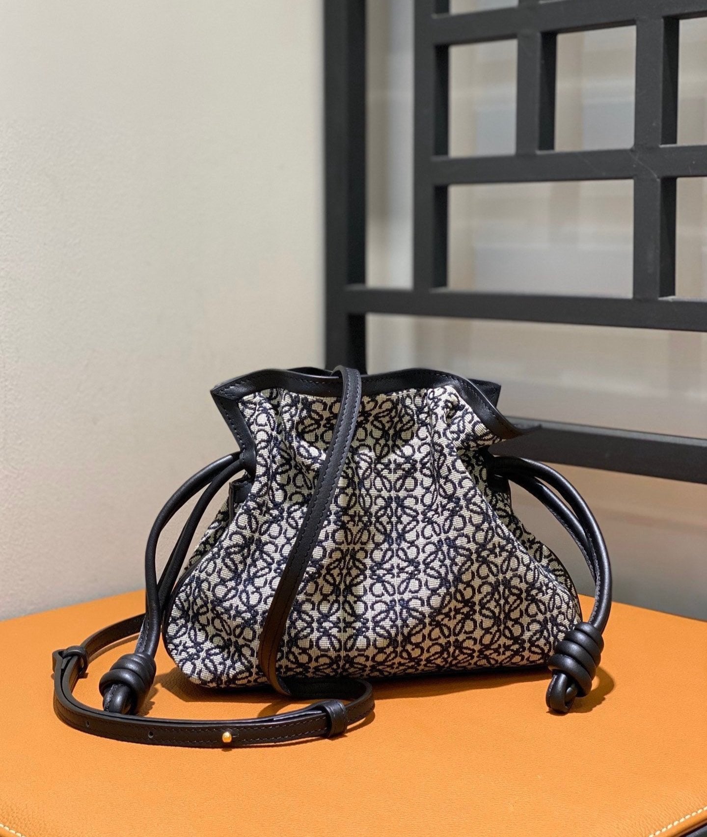 Loewe Flamenco