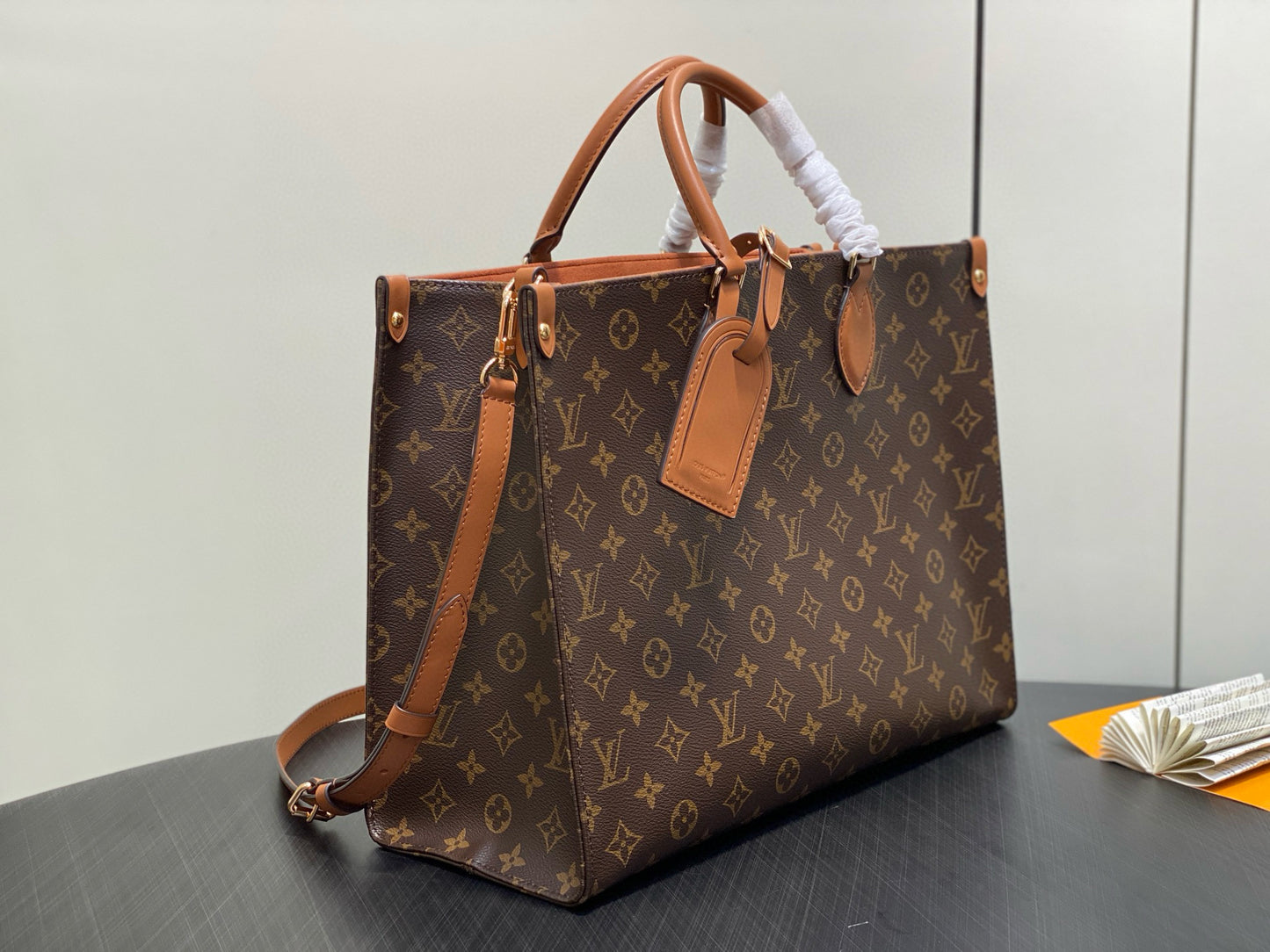 Louis Vuitton ONTHEGO ORGANIZER